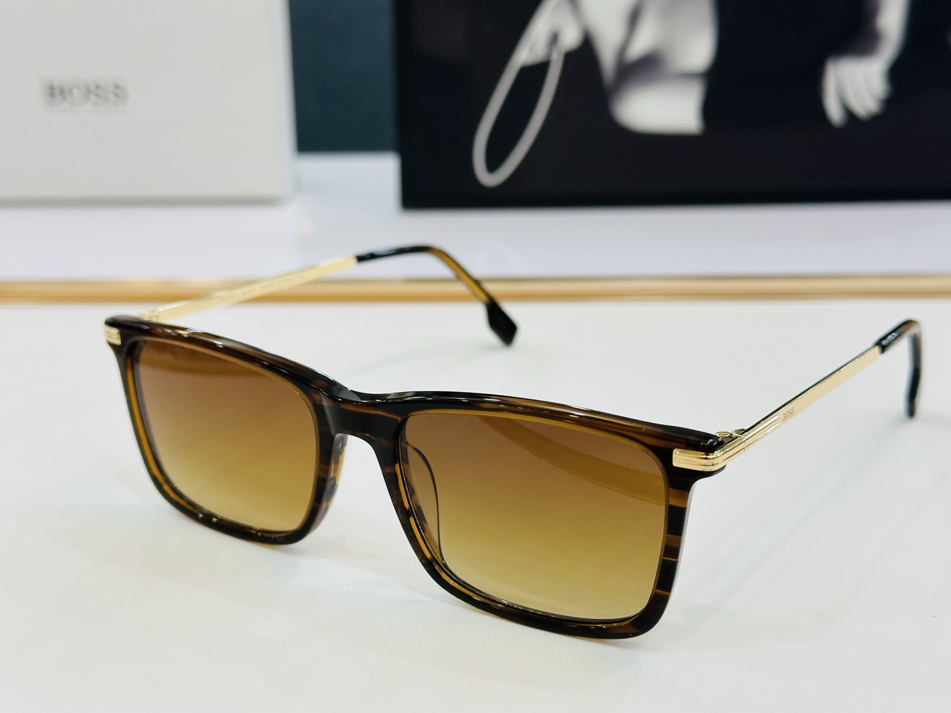 🆕 BOSS 1614/F Size：55口17-145 🕶🕶💋💋👣👣  不挑脸 🍁经典不过时框型 品质