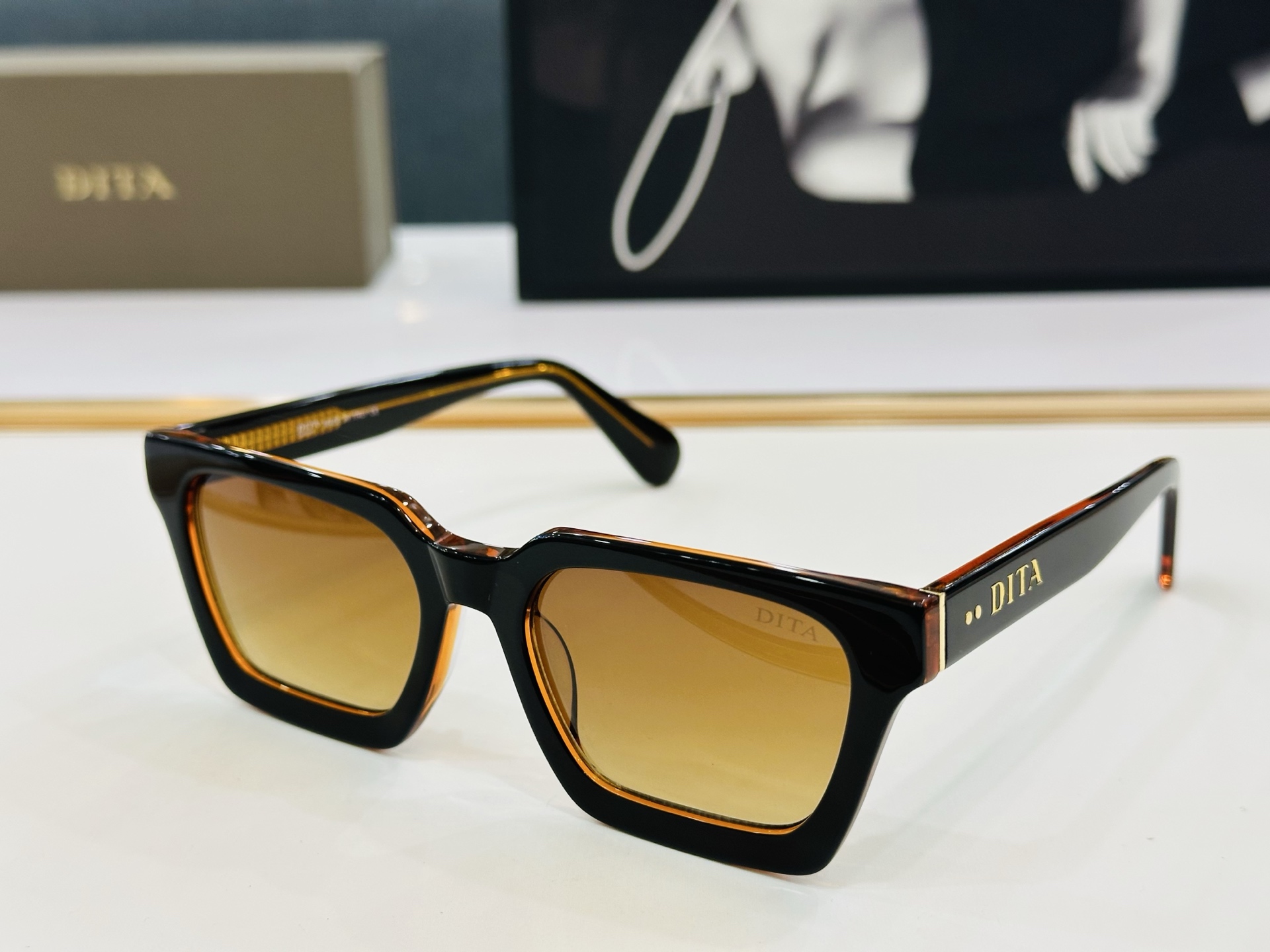 官网款 DlT* 迪塔 M1030  Size：54口19-145  意大利最新 得意得意大气 🕶L 超