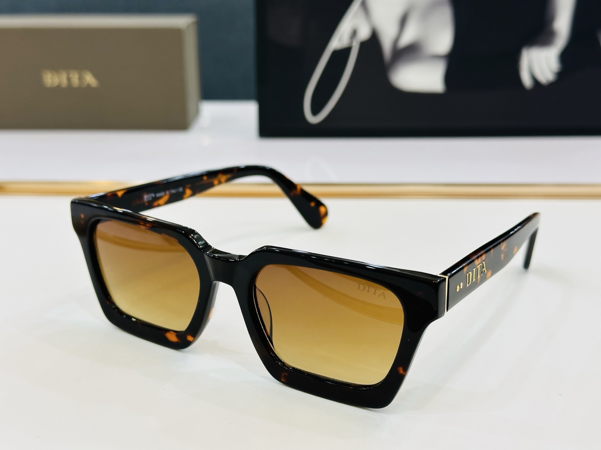 官网款 DlT* 迪塔 M1030  Size：54口19-145  意大利最新 得意得意大气 🕶L 超
