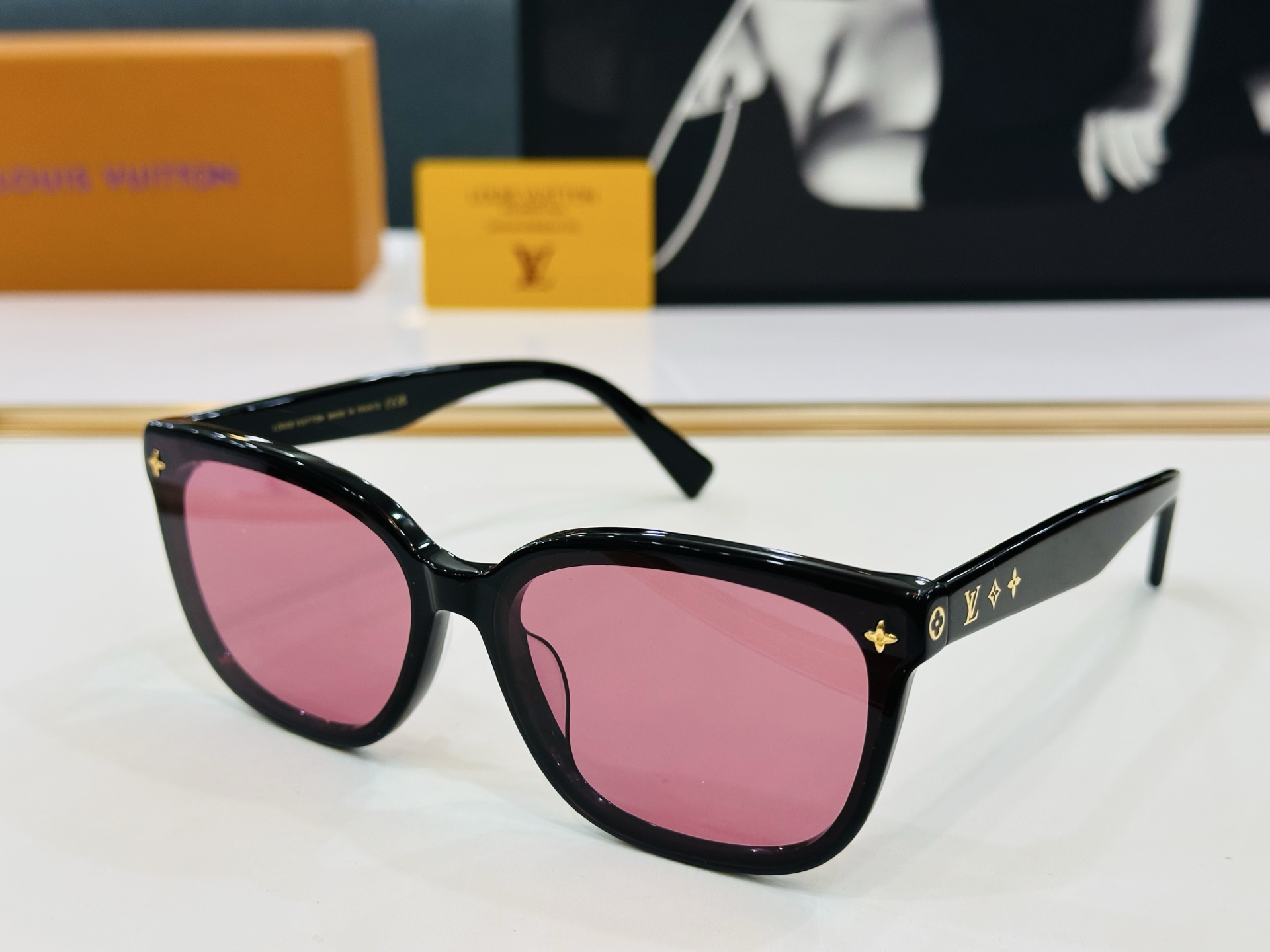 路易家 🎩Z2136U Size：56口19-143  充满活力的 展现独特个性🌟展现大气的你 b高品质