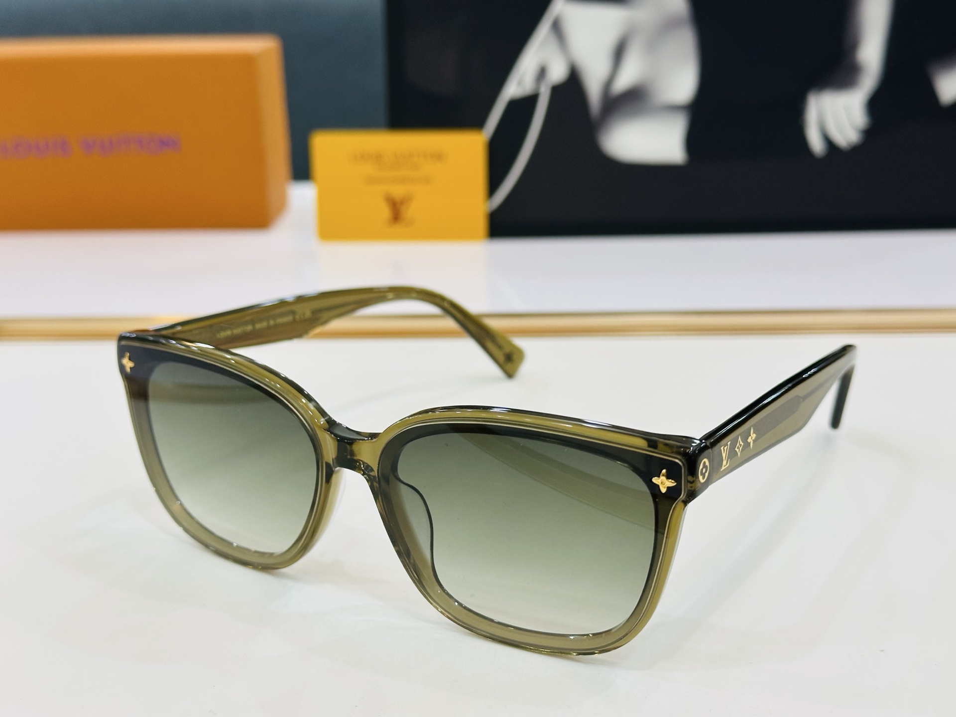 路易家 🎩Z2136U Size：56口19-143  充满活力的 展现独特个性🌟展现大气的你 b高品质