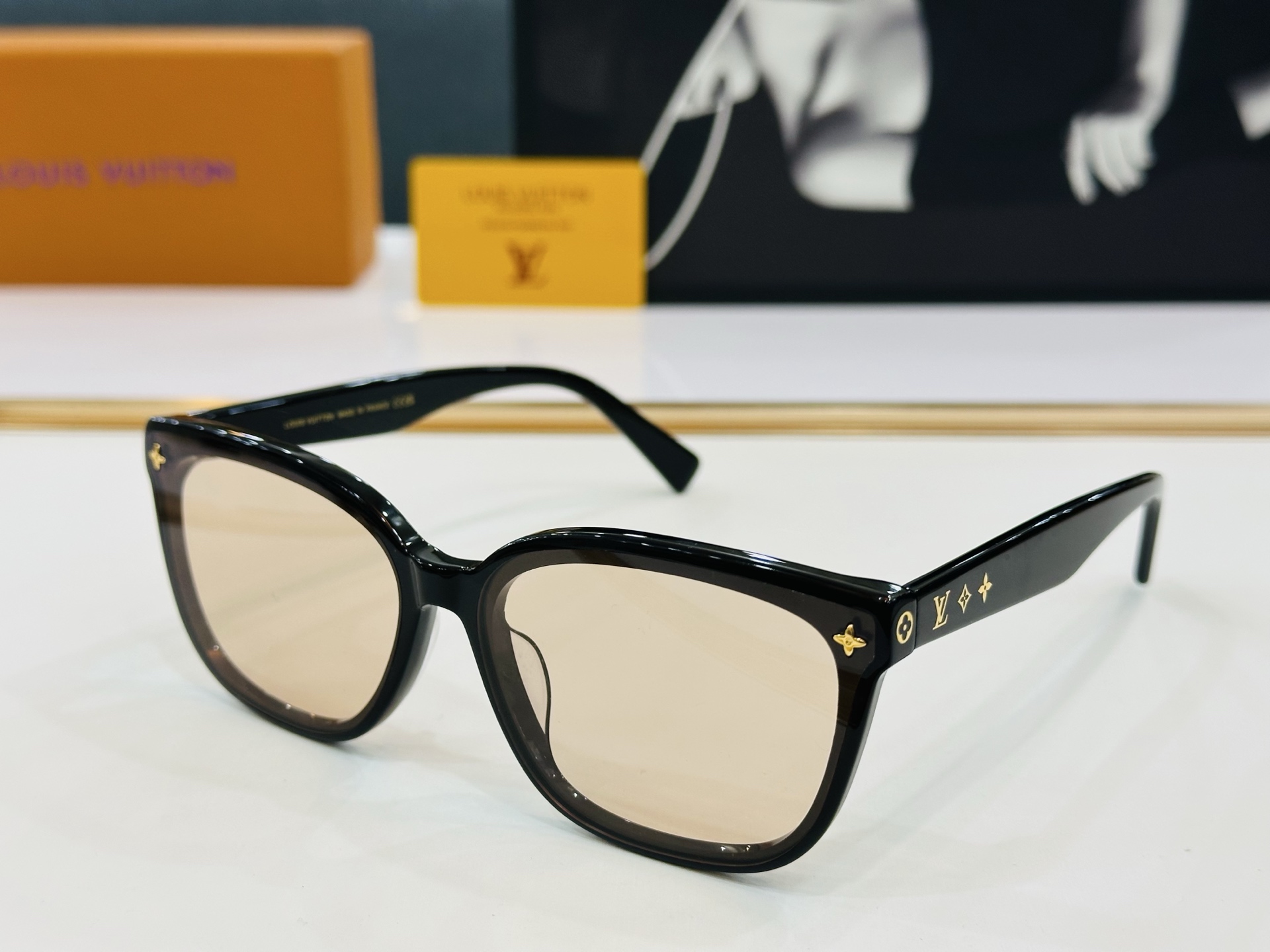 路易家 🎩Z2136U Size：56口19-143  充满活力的 展现独特个性🌟展现大气的你 b高品质