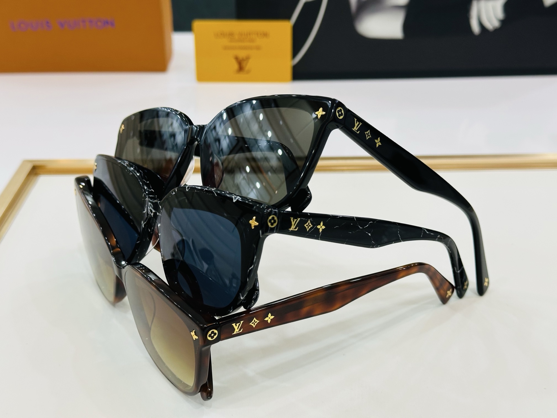 路易家 🎩Z2136U Size：56口19-143  充满活力的 展现独特个性🌟展现大气的你 b高品质
