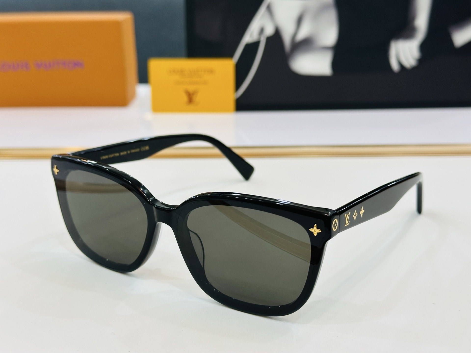路易家 🎩Z2136U Size：56口19-143  充满活力的 展现独特个性🌟展现大气的你 b高品质