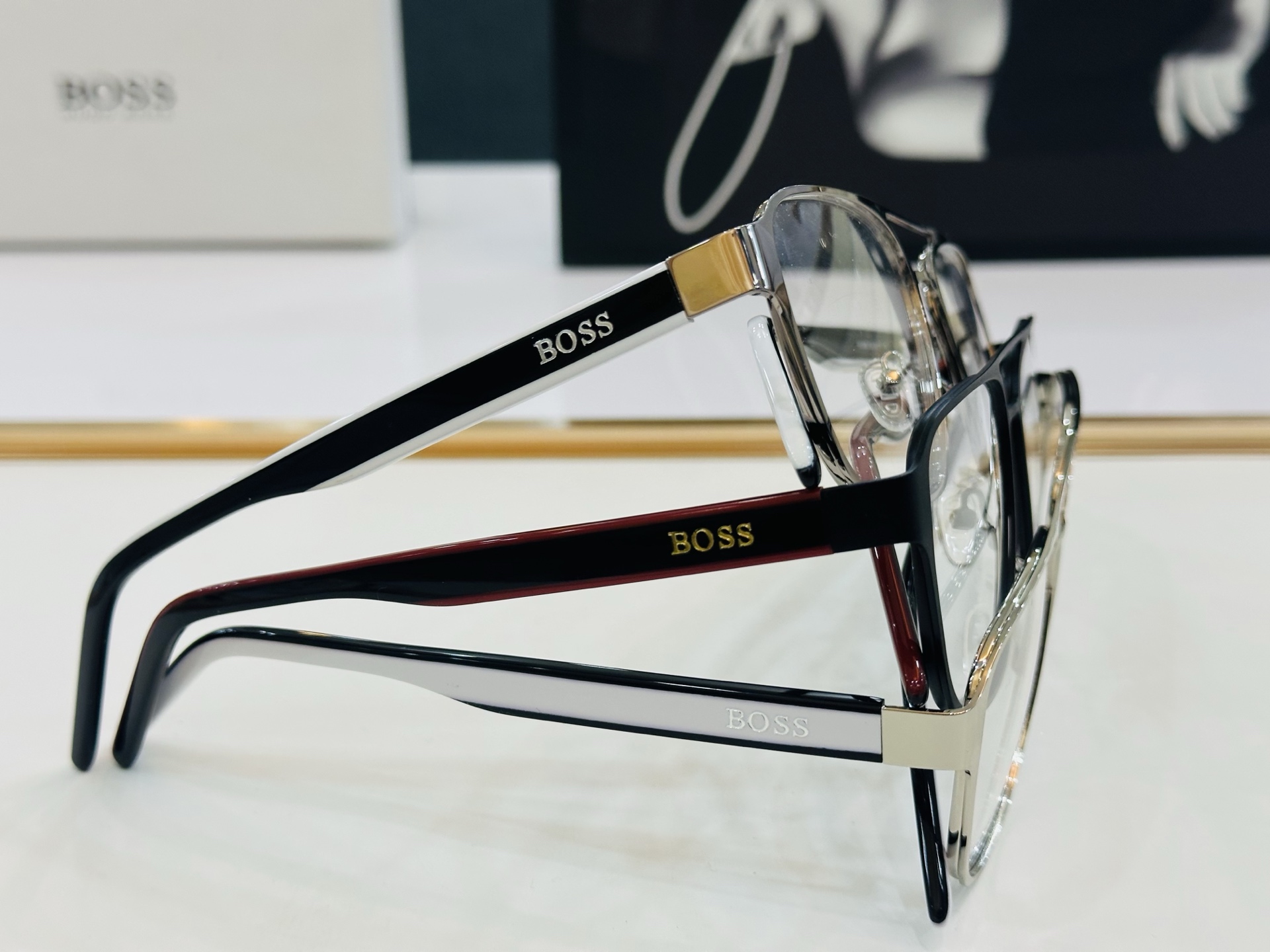 🆕 BOSS HG1298 Size：55口17-145 🕶🕶💋💋👣👣  高品质 不挑脸 🍁经典不过时框
