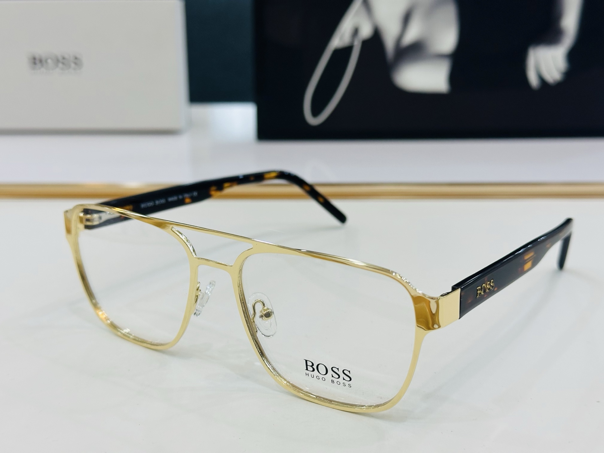 🆕 BOSS HG1298 Size：55口17-145 🕶🕶💋💋👣👣  高品质 不挑脸 🍁经典不过时框