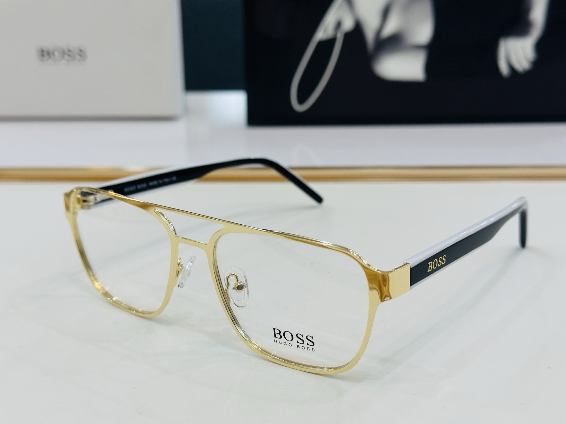 🆕 BOSS HG1298 Size：55口17-145 🕶🕶💋💋👣👣  高品质 不挑脸 🍁经典不过时框