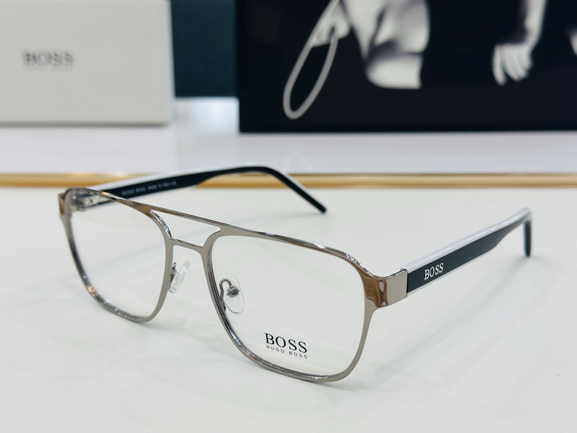 🆕 BOSS HG1298 Size：55口17-145 🕶🕶💋💋👣👣  高品质 不挑脸 🍁经典不过时框