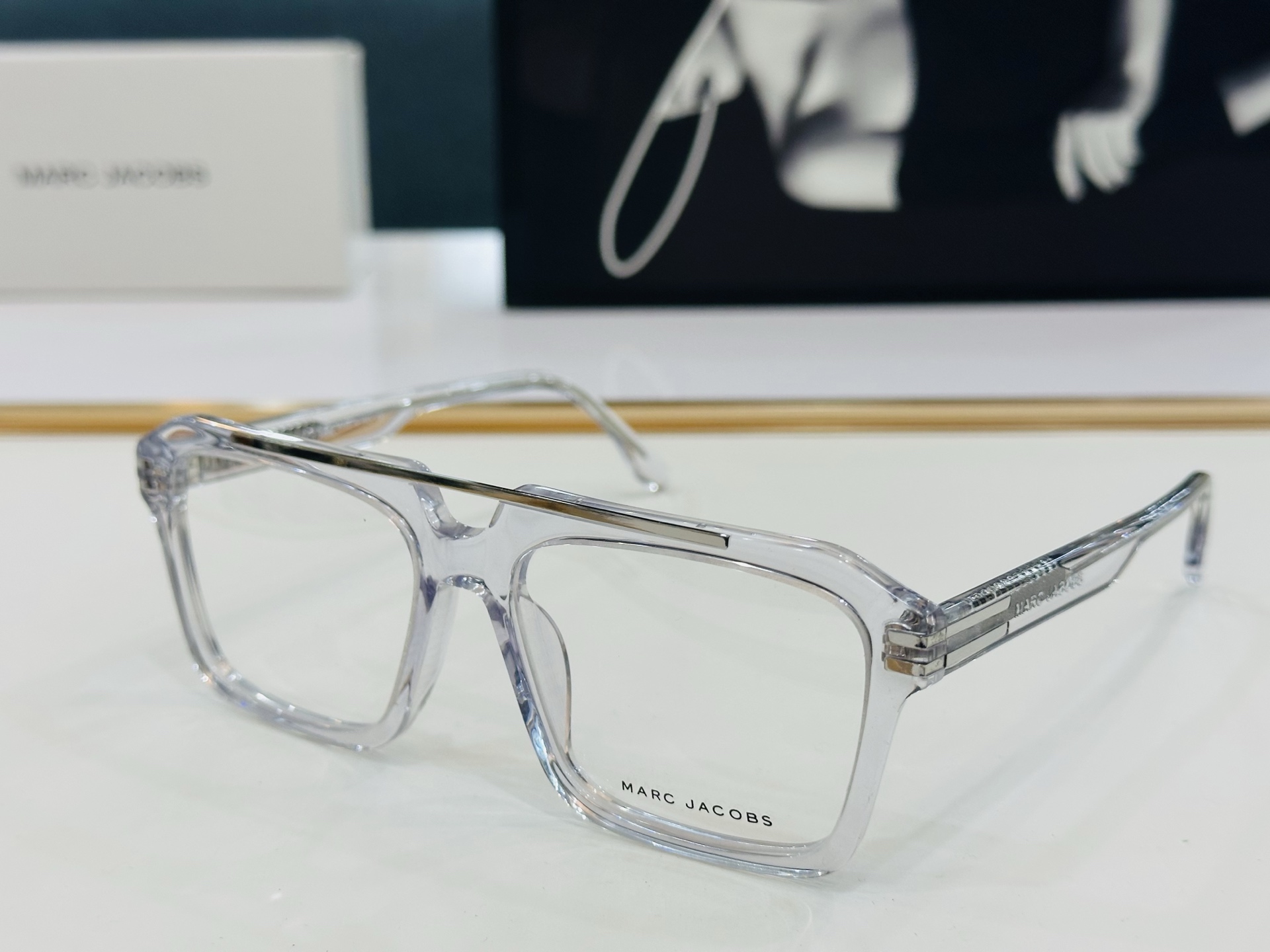 Marc jacobs 马杰家 MARC 752/S   Size：56口17-145 采用今年流行的板
