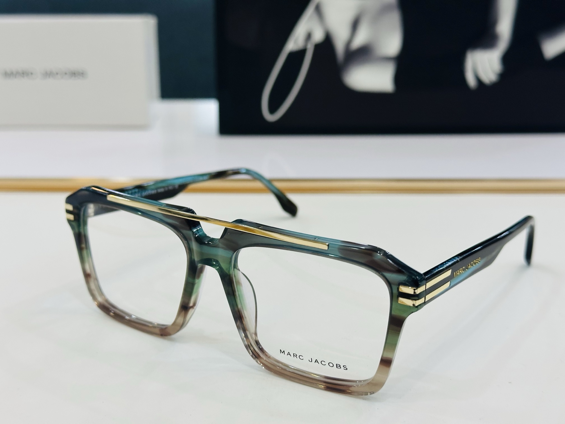 Marc jacobs 马杰家 MARC 752/S   Size：56口17-145 采用今年流行的板