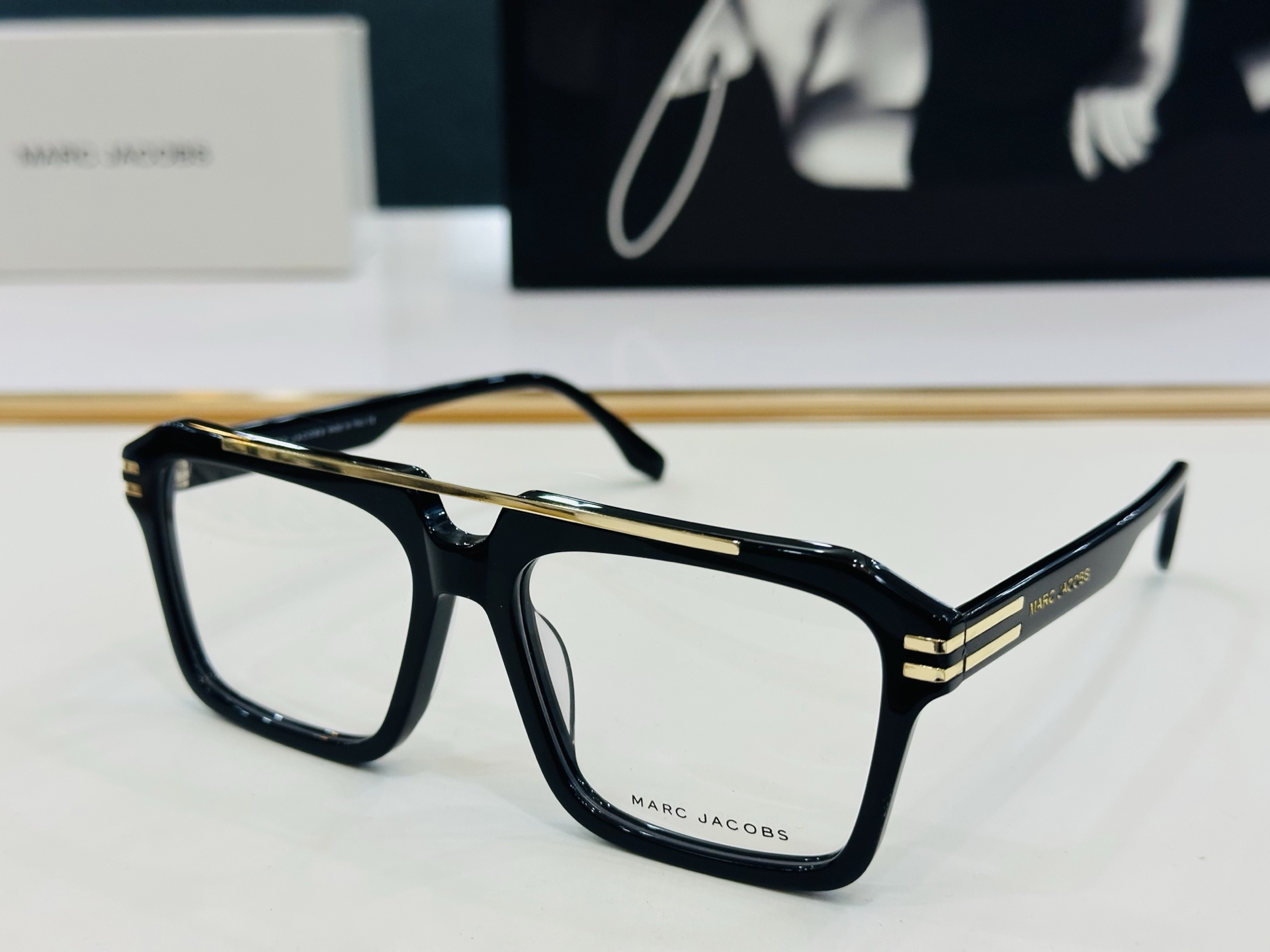 Marc jacobs 马杰家 MARC 752/S   Size：56口17-145 采用今年流行的板