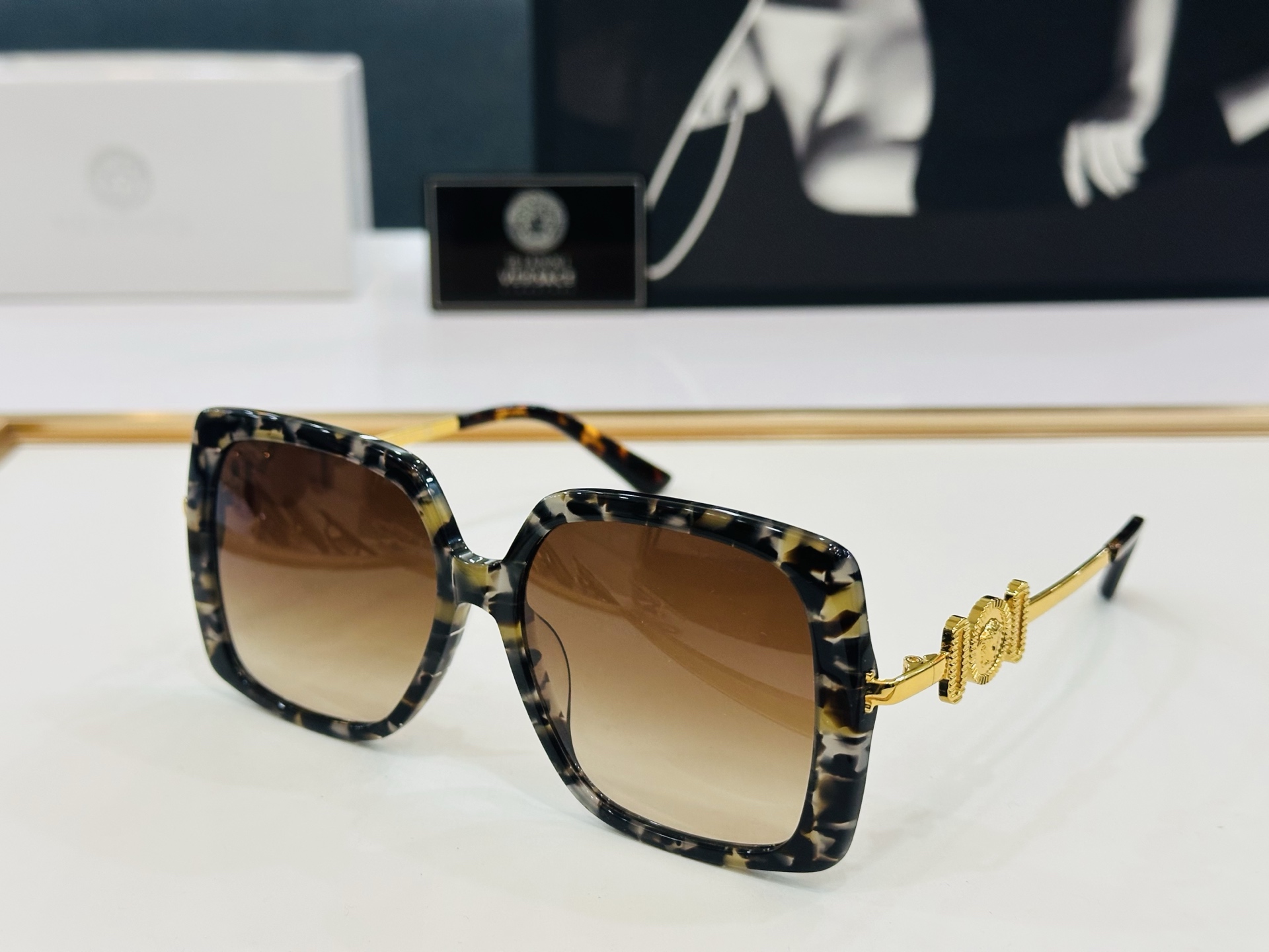 🎉🎉范思家 VERSACE✨VE4467  
 Size：54口17-130✨F有范 