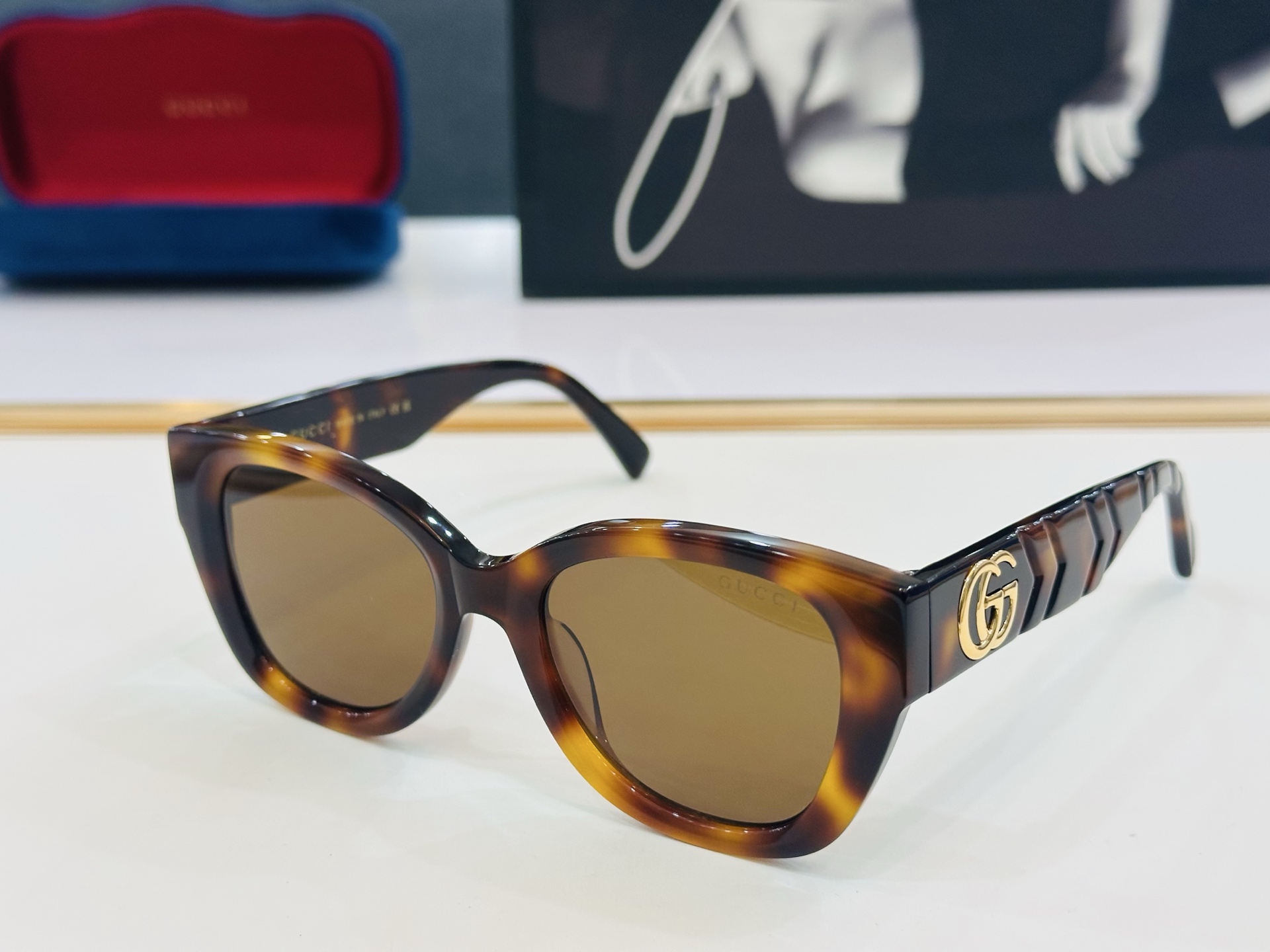 GUCC* 古家 GG1403  🐝🐝系列 Size：56口17-145  🍁🍁 q超绝品质太阳镜 。