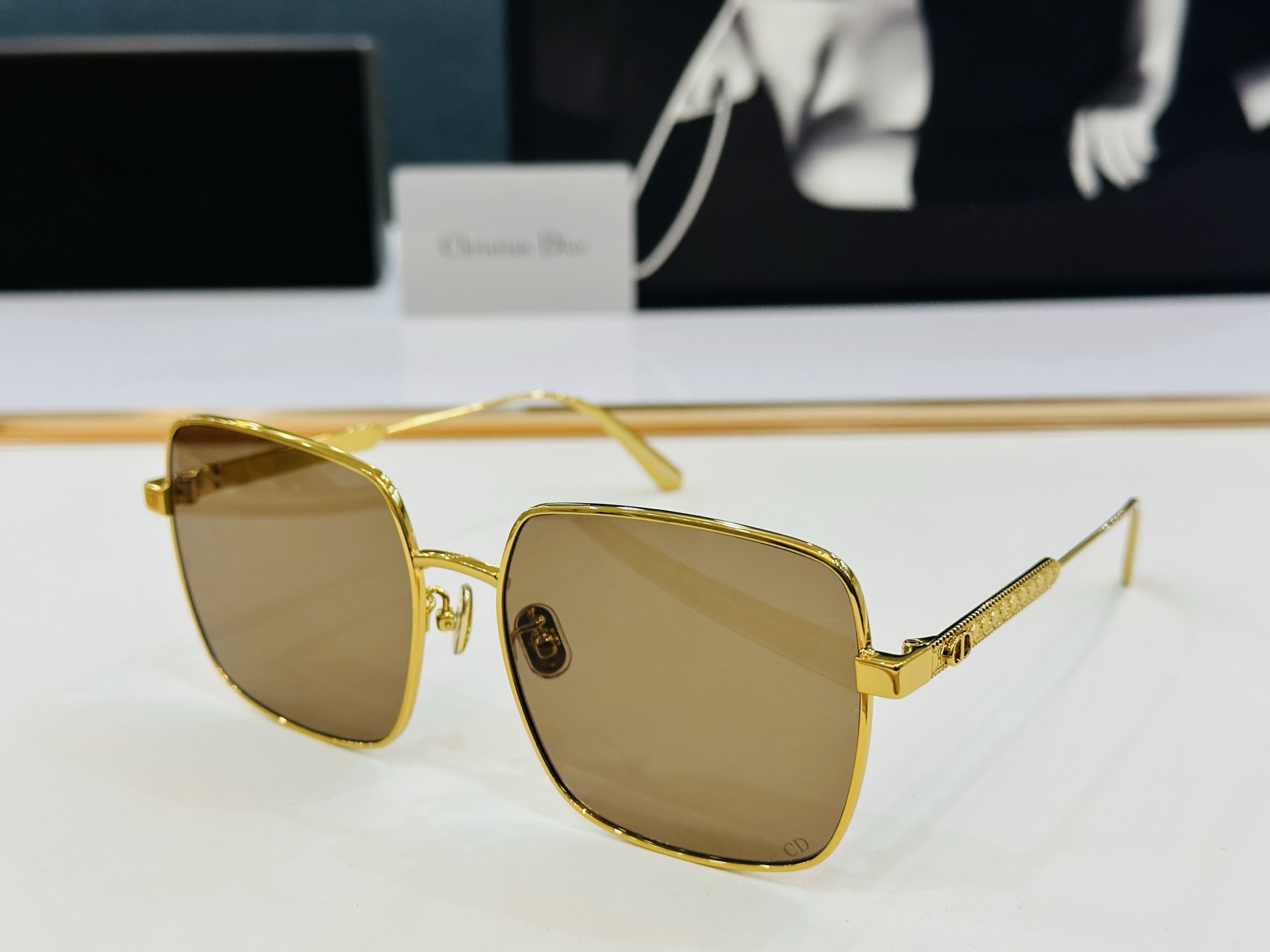 🔻🔻🔻DIO* CDICon S1U 迪家 Size：59口18-140 😎🔆。。搭配镜腿精致配饰 J官