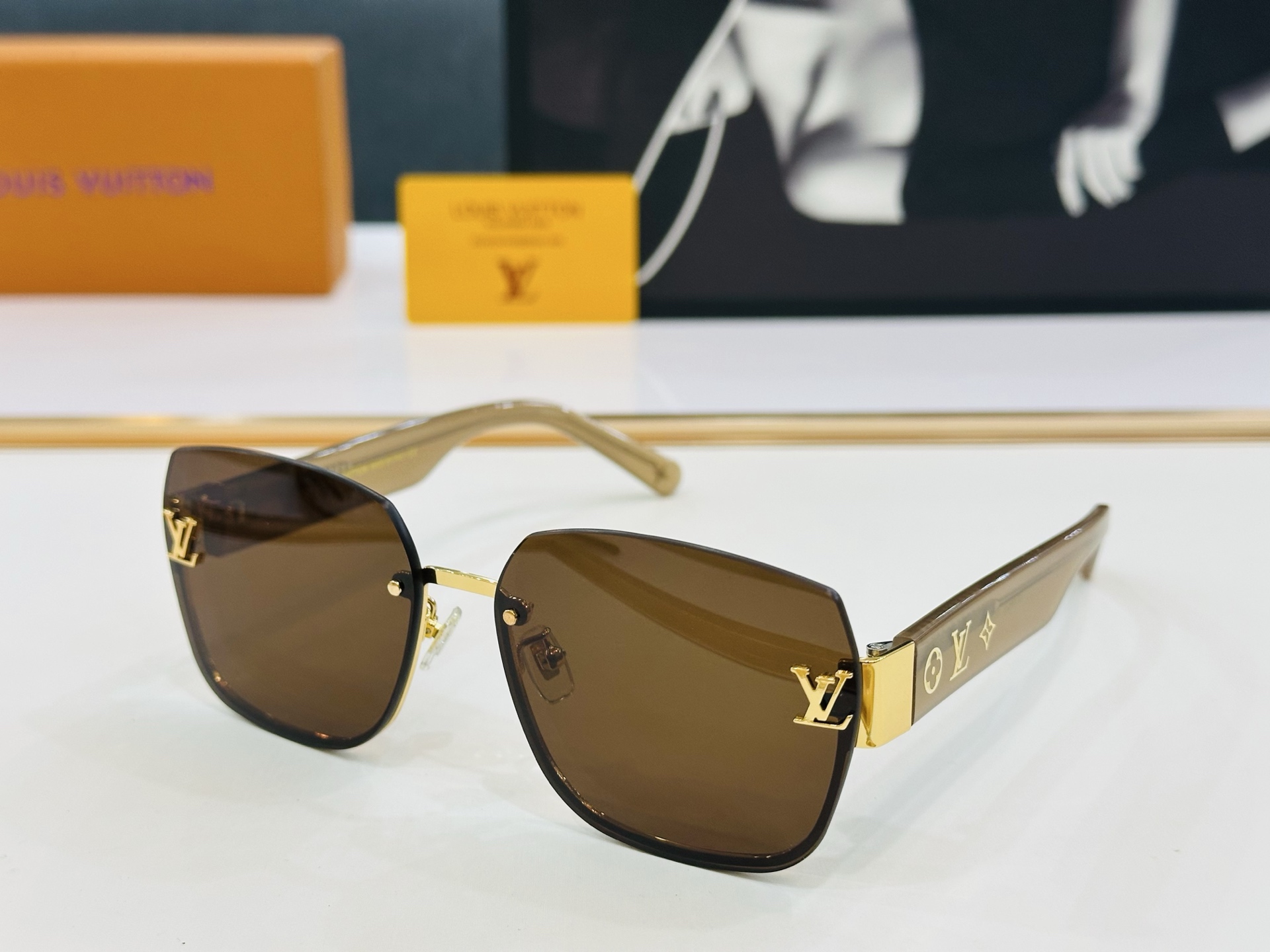 路易家 🎩Z1863E Size：55口16-147   充满活力的 展现独特个性🌟展现大气的你 q高品
