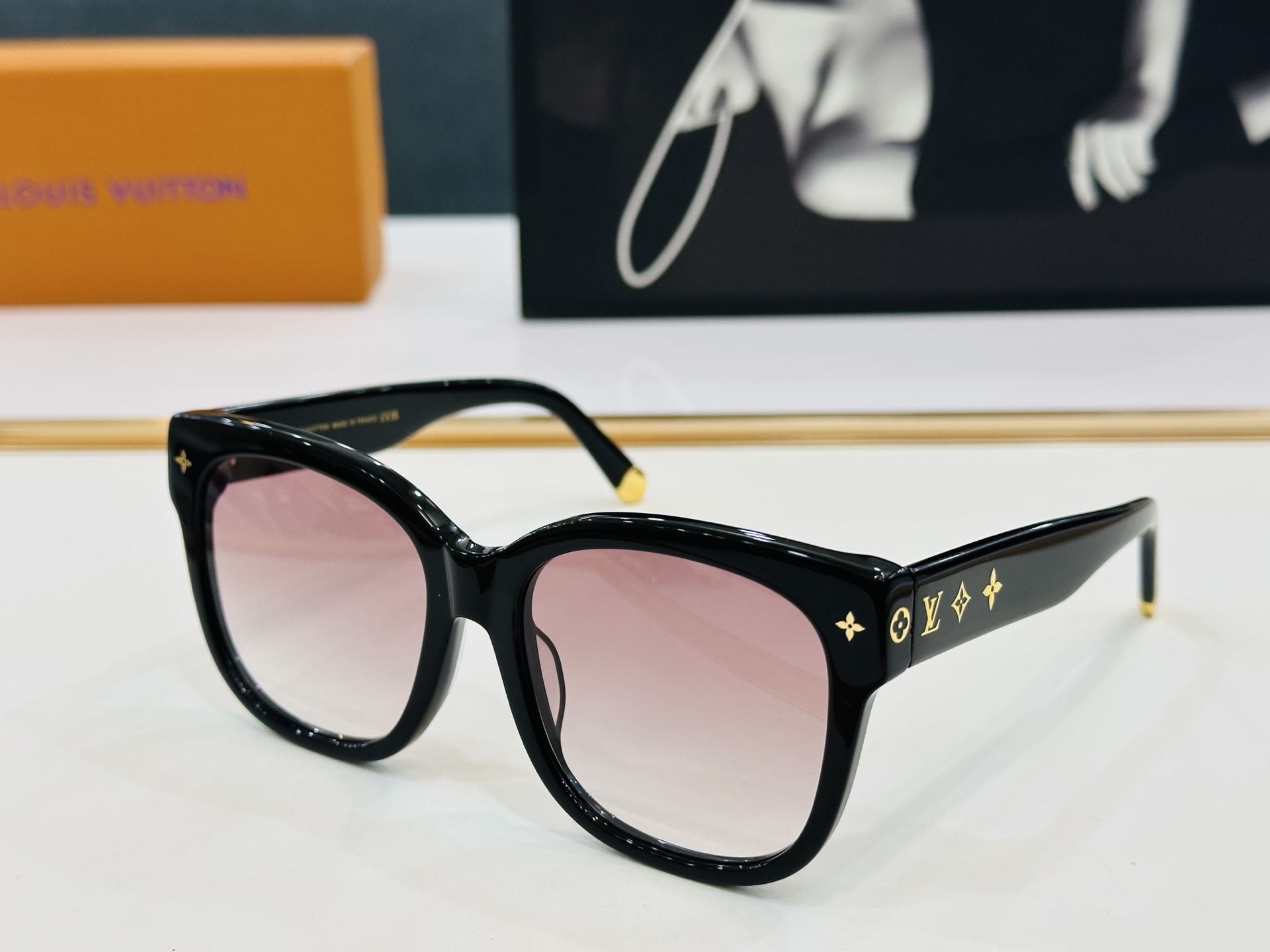 路易家 🎩Z1729W Size：56口18-143  充满活力的 展现独特个性🌟展现大气的你 b高品质