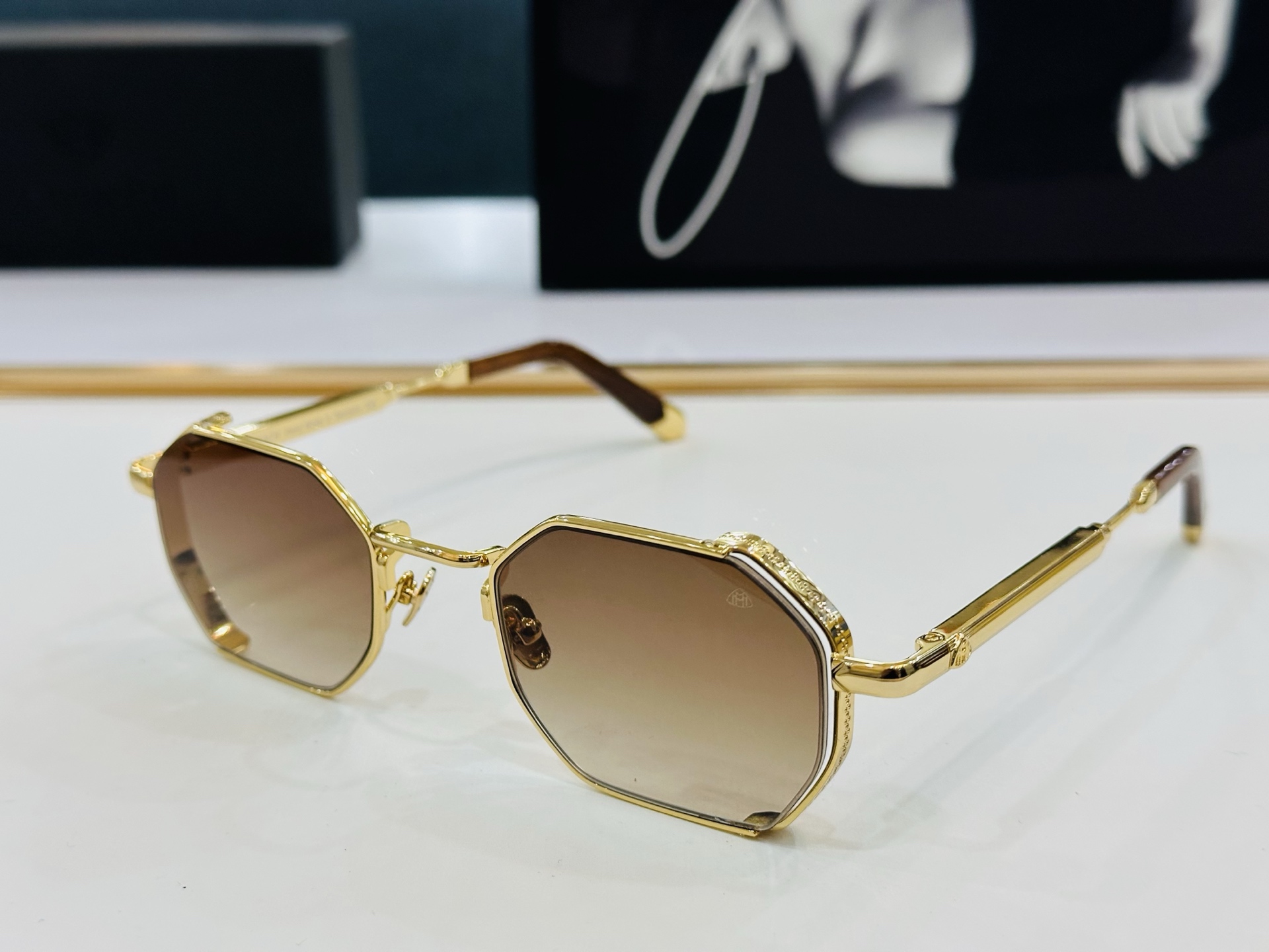 高品质 迈巴赫 🎉🎉做工精美💕💕MAYBAC*H Z33 Size：52口21-145 质感十足 CC👍