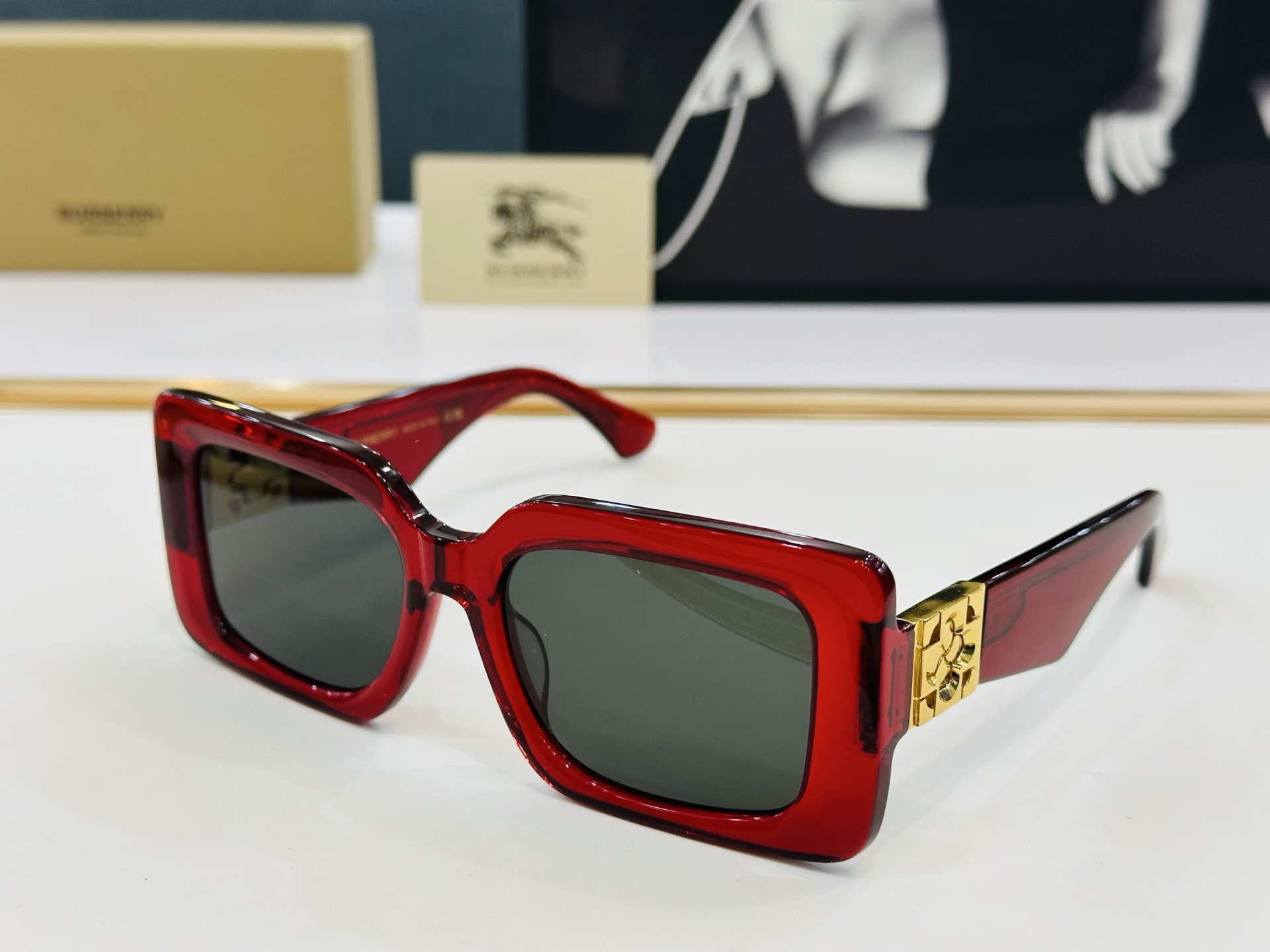 高品质✨BURBERR*✨ 巴家 BE6002 Size：55口19-130 女款太阳眼镜得意🌲🌲 b高