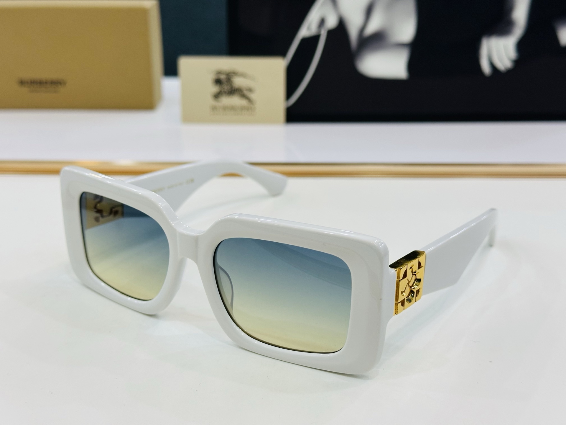 高品质✨BURBERR*✨ 巴家 BE6002 Size：55口19-130 女款太阳眼镜得意🌲🌲 b高