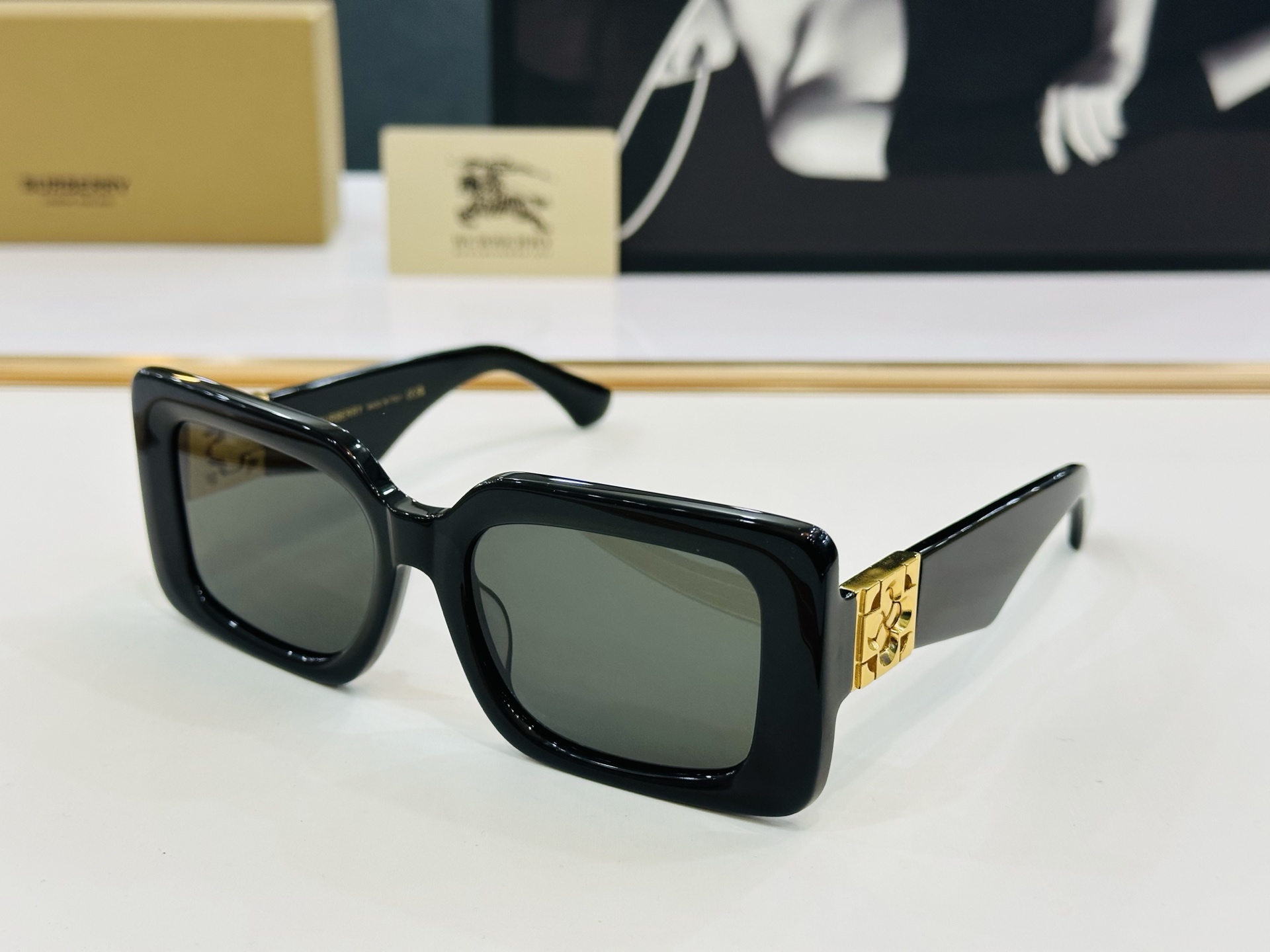 高品质✨BURBERR*✨ 巴家 BE6002 Size：55口19-130 女款太阳眼镜得意🌲🌲 b高