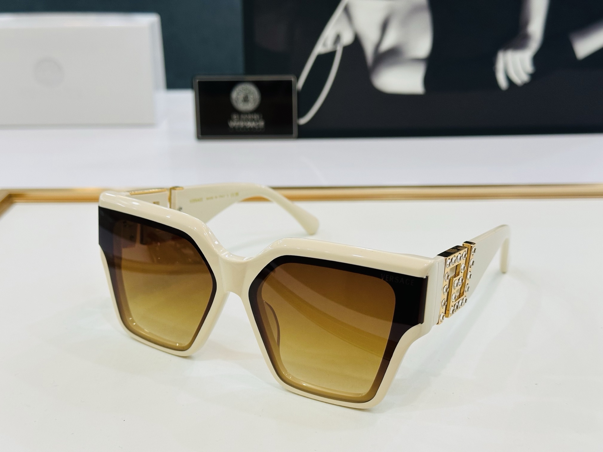 🎉🎉范思家 VERSACE✨VE6785 
 Size：66口14-142  ✨D有范 
