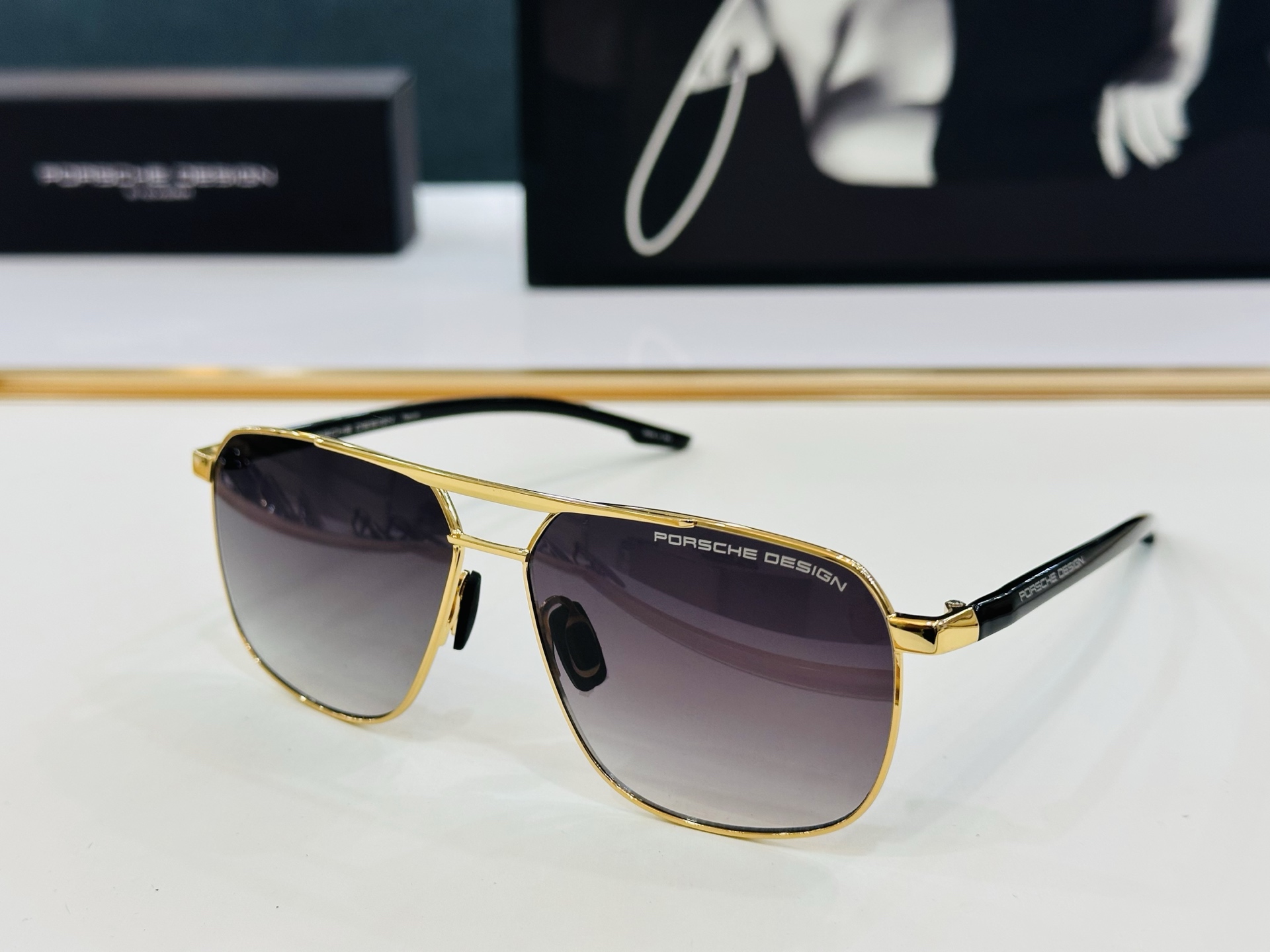 🆕 保时家  Size：57口15-140 强时尚色帅气框型得意 C男女同款墨镜😎😎舒适 🔥🕶️