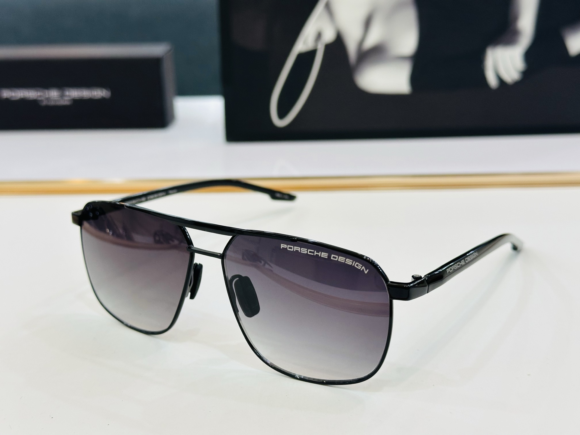 🆕 保时家  Size：57口15-140 强时尚色帅气框型得意 C男女同款墨镜😎😎舒适 🔥🕶️