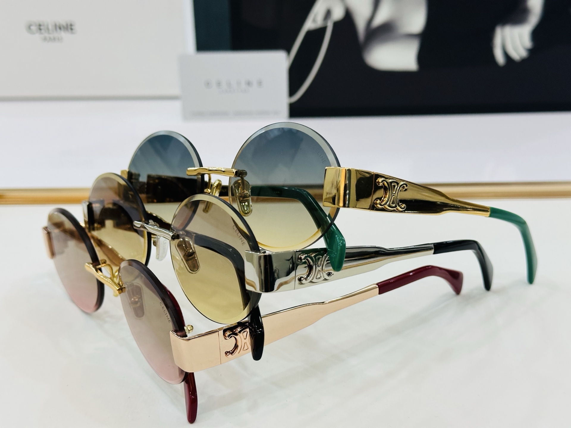 【CELINE】赛琳 CL42121U Size：56口17-142  一直热销的款式 欧美风 光泽度好