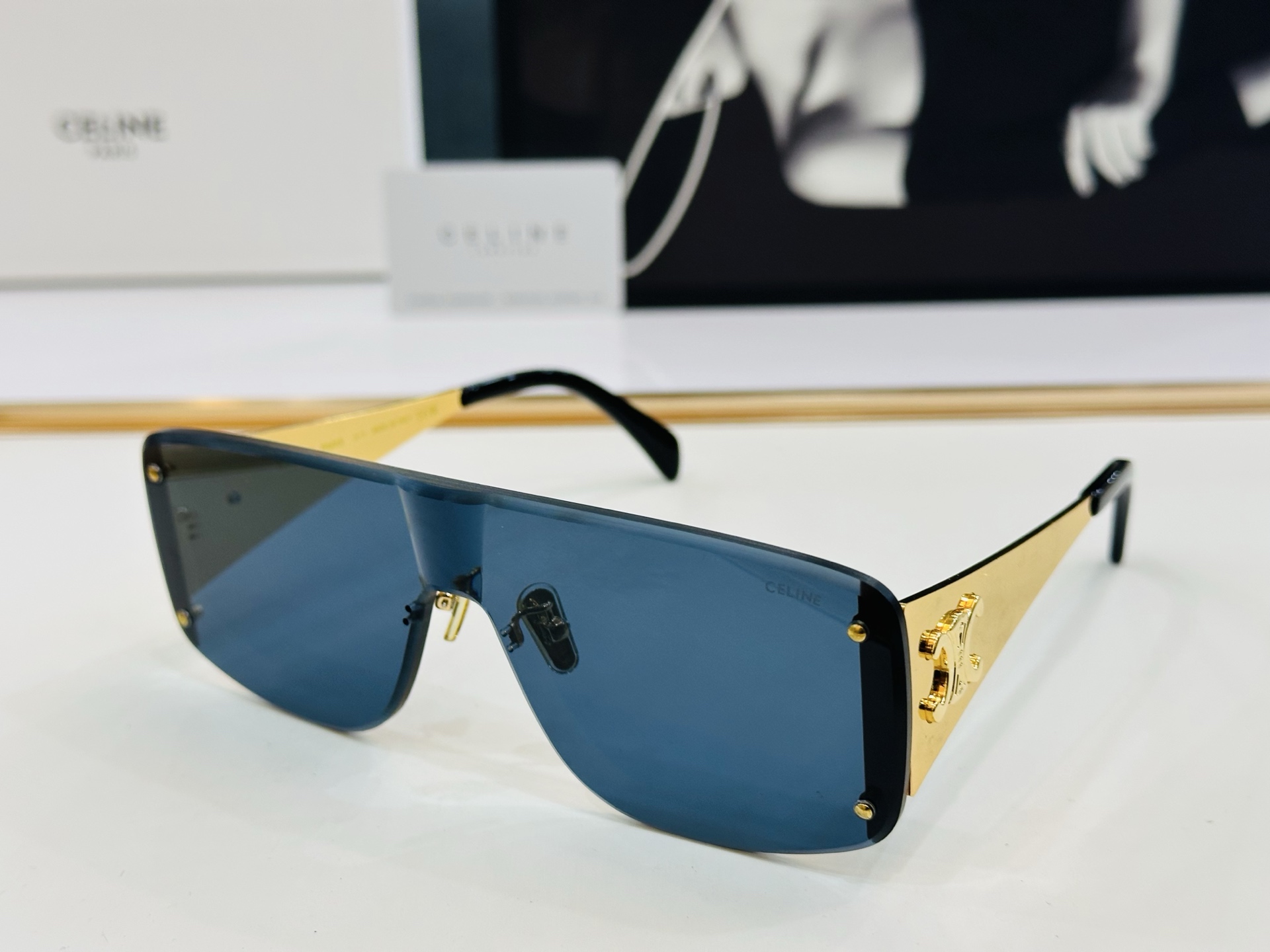 【CELINE】赛琳 CL42104U Size：145口0-148 一直热销的款式 欧美风 光泽度好 