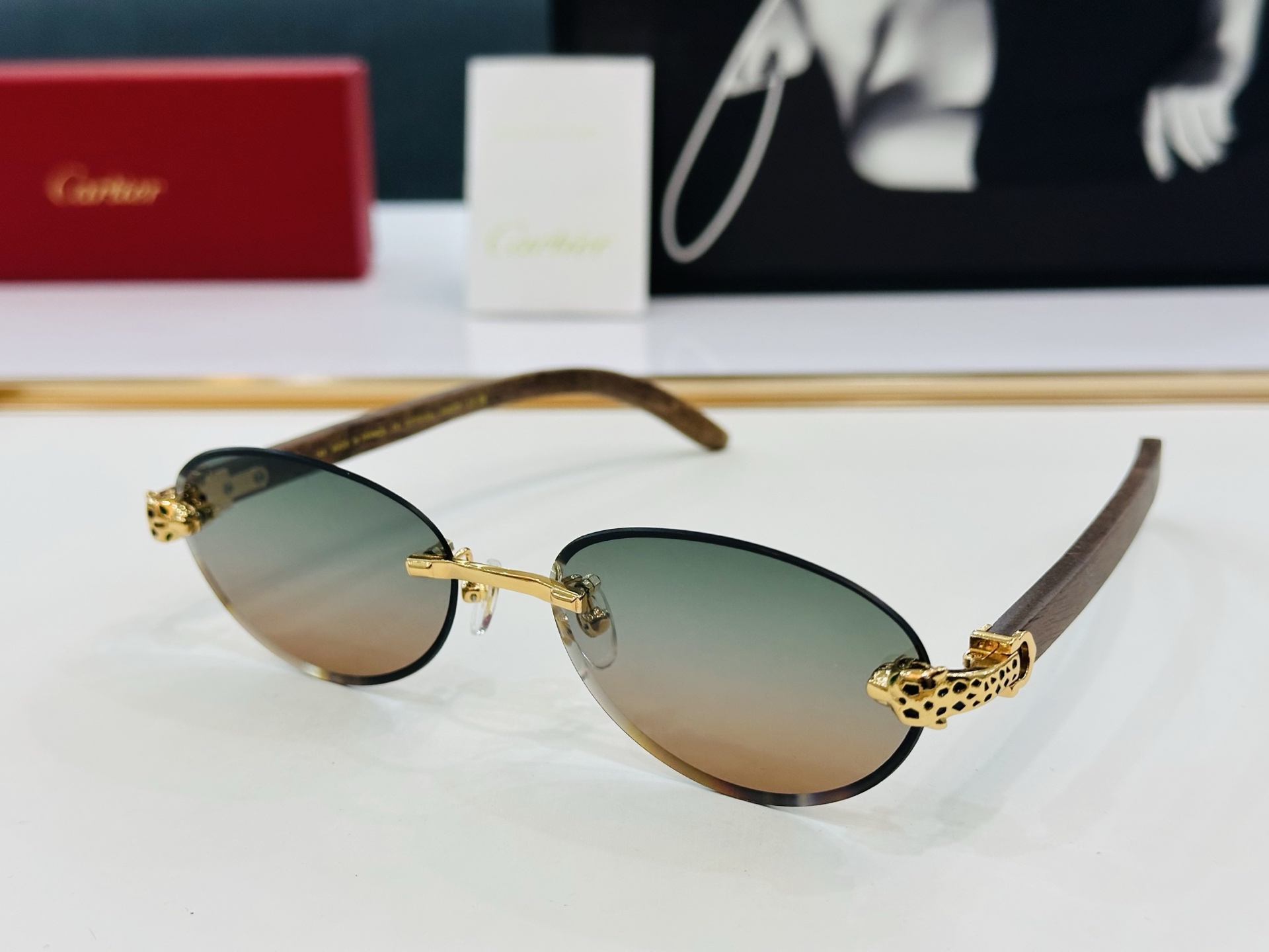 新款 Cartier 卡家 MODEL CT0615S Size：59口17-143  高品质 品牌标志
