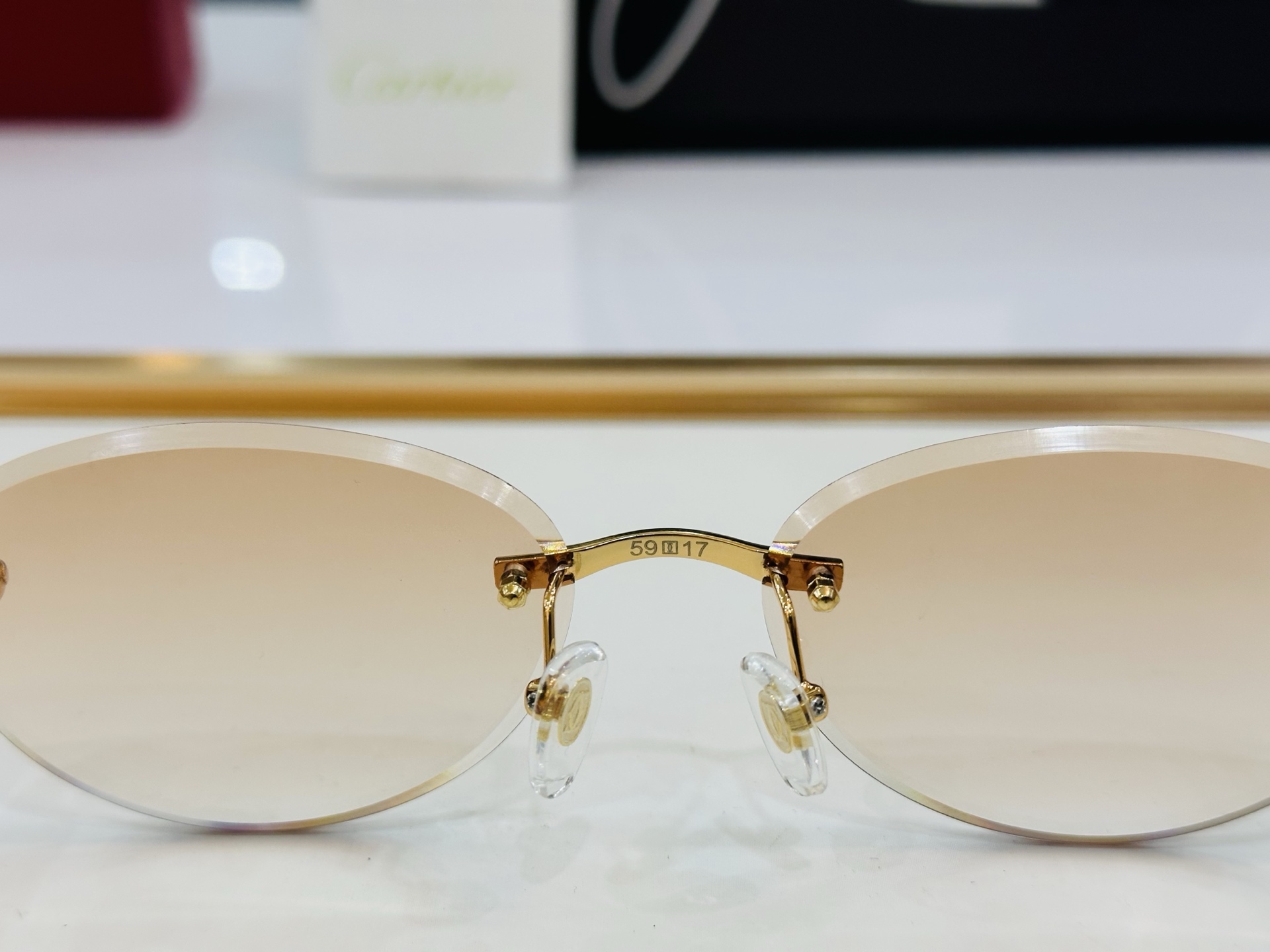 新款 Cartier 卡家 MODEL CT0615S Size：59口17-143  高品质 品牌标志