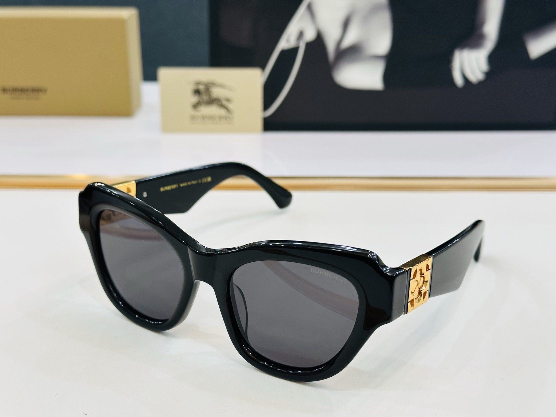 高品质✨BURBERR*✨ 巴家 BE4423  Size：53口20-130 女款太阳眼镜得意🌲🌲 X