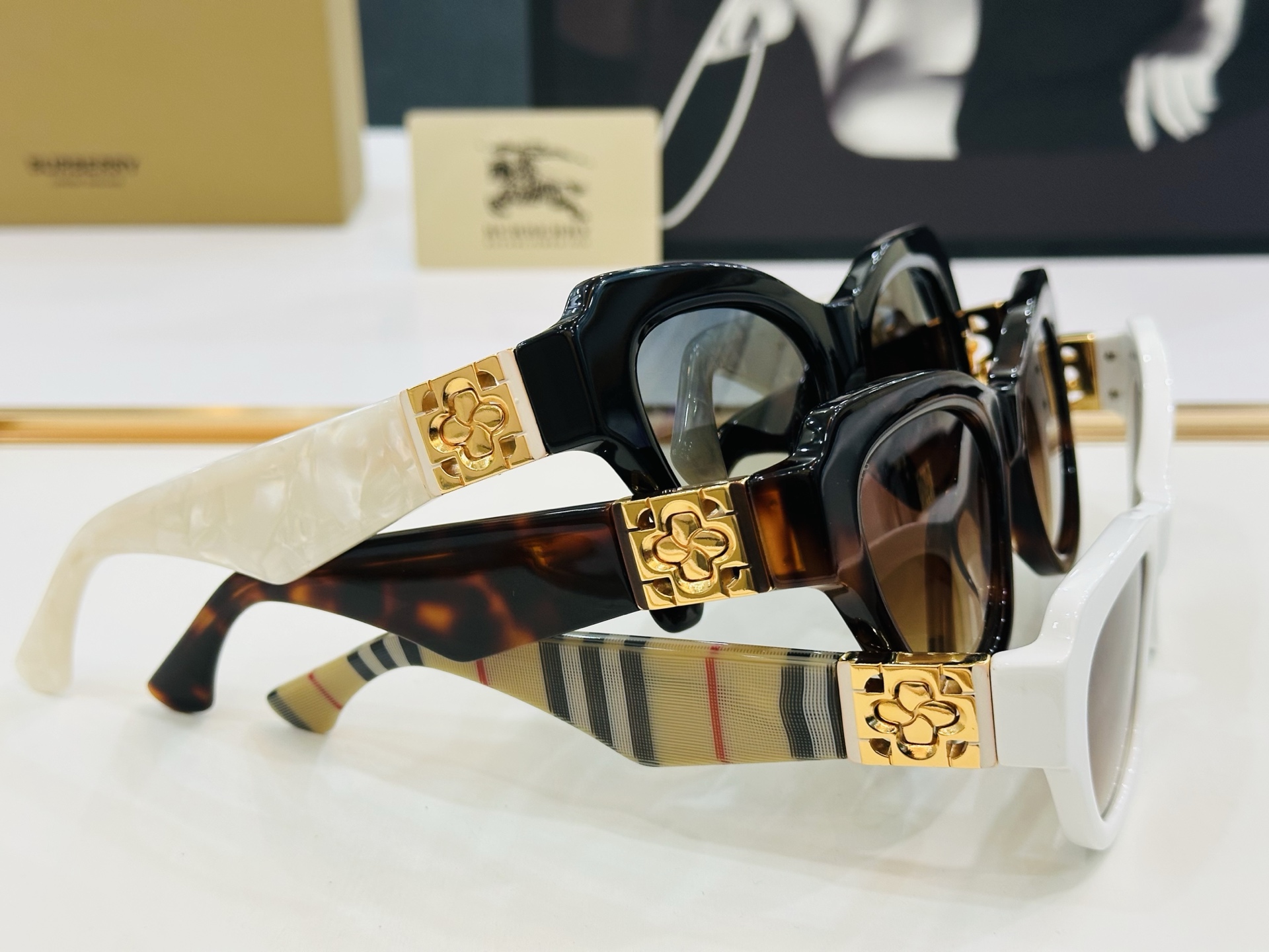 高品质✨BURBERR*✨ 巴家 BE4423  Size：53口20-130 女款太阳眼镜得意🌲🌲 X