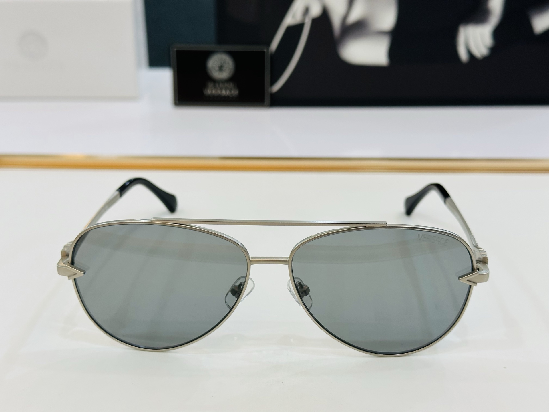市面最高版本 范思家 VE2285   👍 Size ：62口12-142 😎1 上脸效果简直美翻了 官
