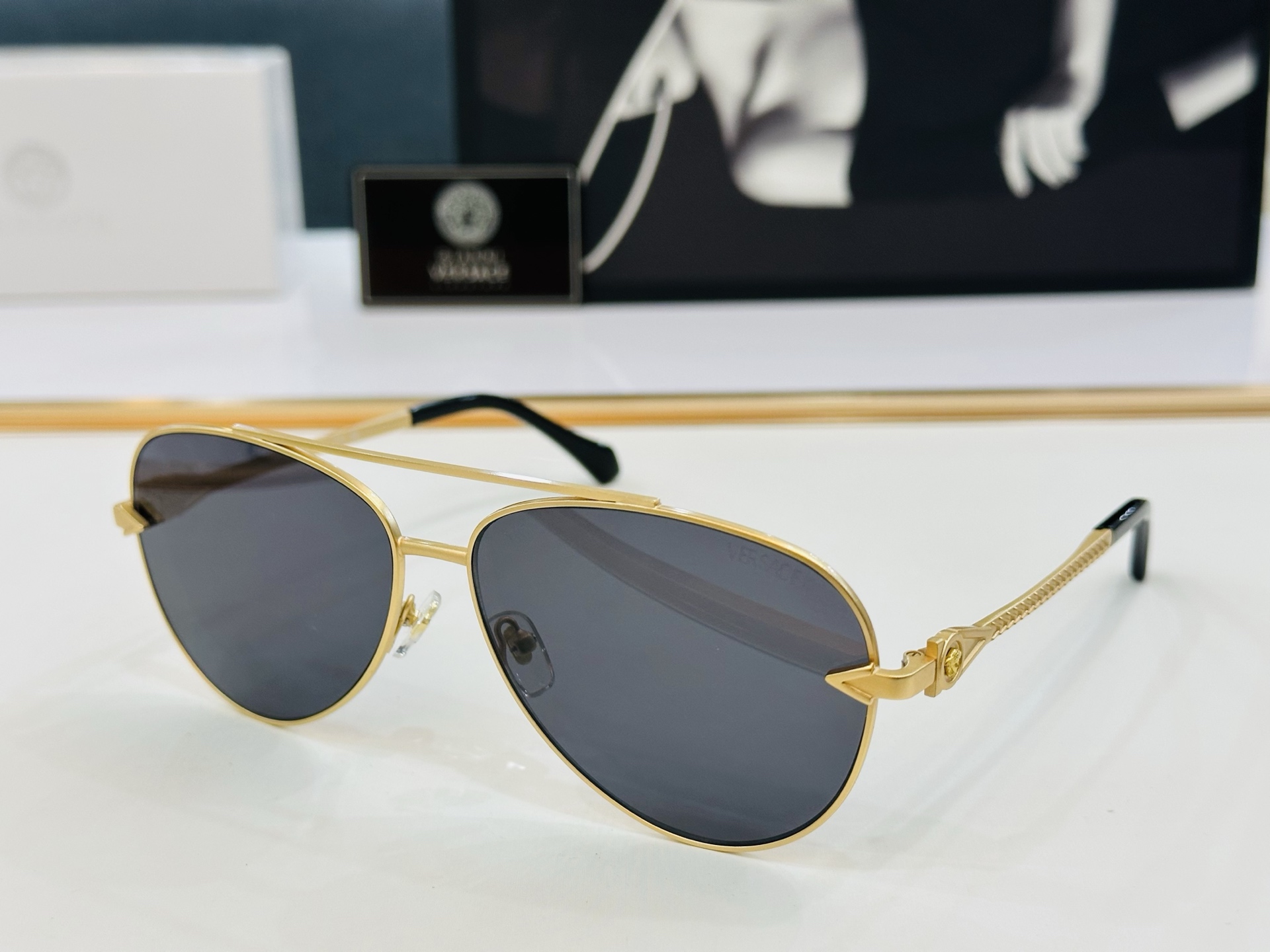 市面最高版本 范思家 VE2285   👍 Size ：62口12-142 😎1 上脸效果简直美翻了 官