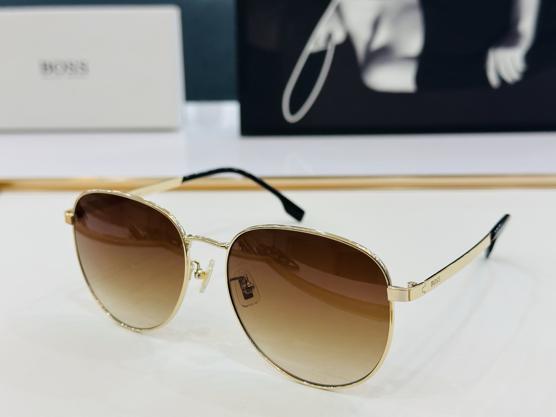 🆕 BOSS 1536/F Size：57口16-140 太阳眼镜 🕶🕶💋高品质 经典不过时框型 C品质