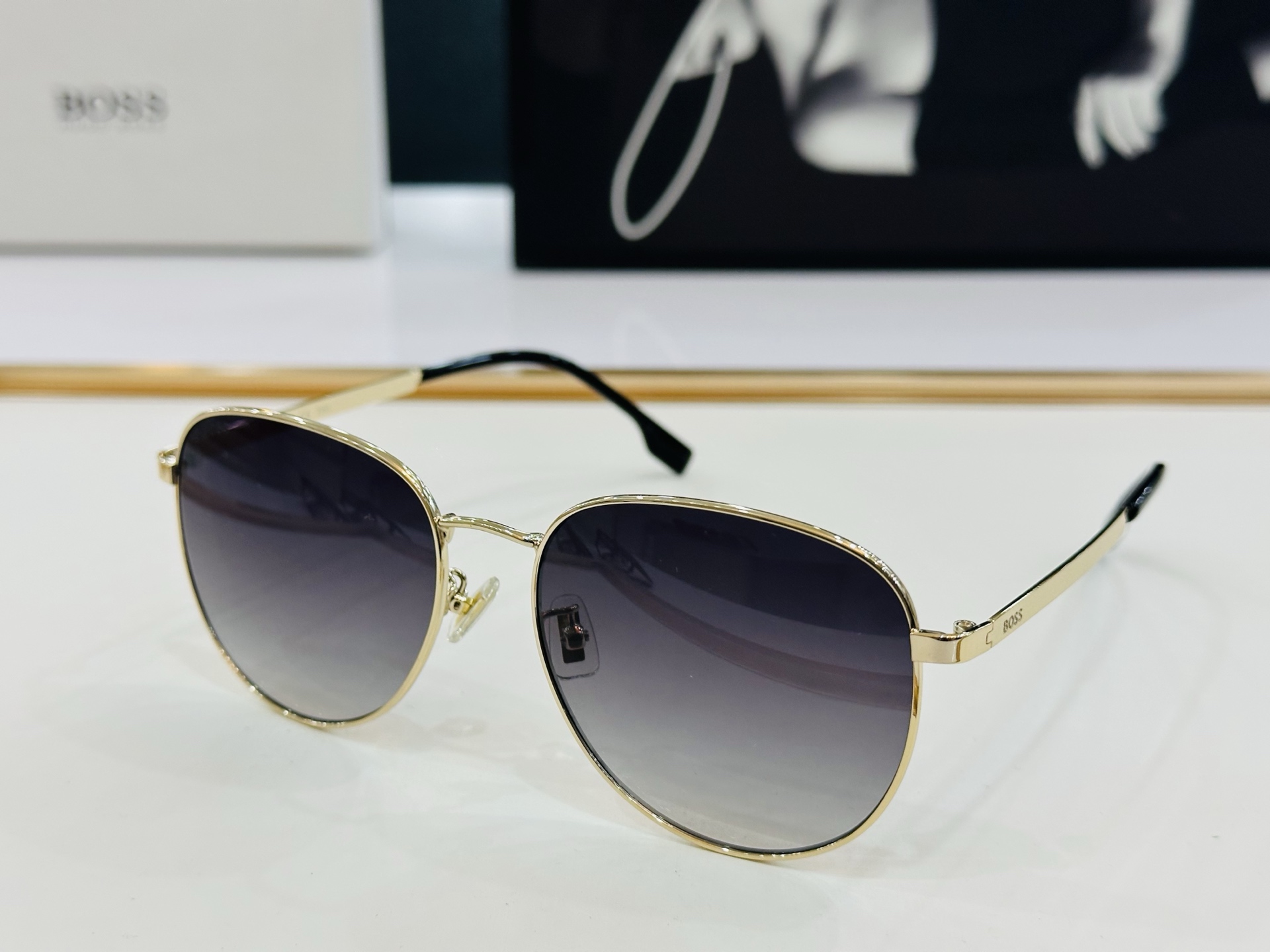 🆕 BOSS 1536/F Size：57口16-140 太阳眼镜 🕶🕶💋高品质 经典不过时框型 C品质