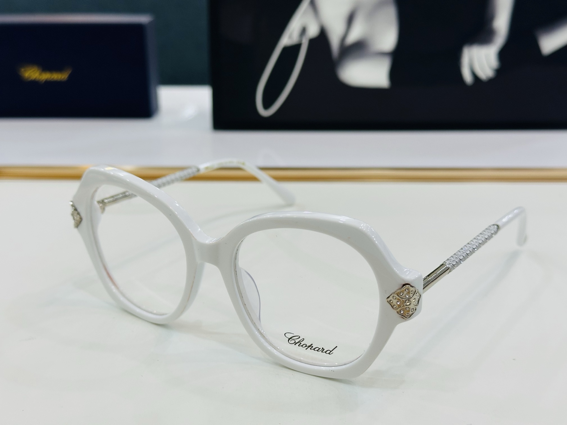 原版 ChoPard肖邦 MODEL SCHG968   Size：54口19-145 以现代时尚的设计