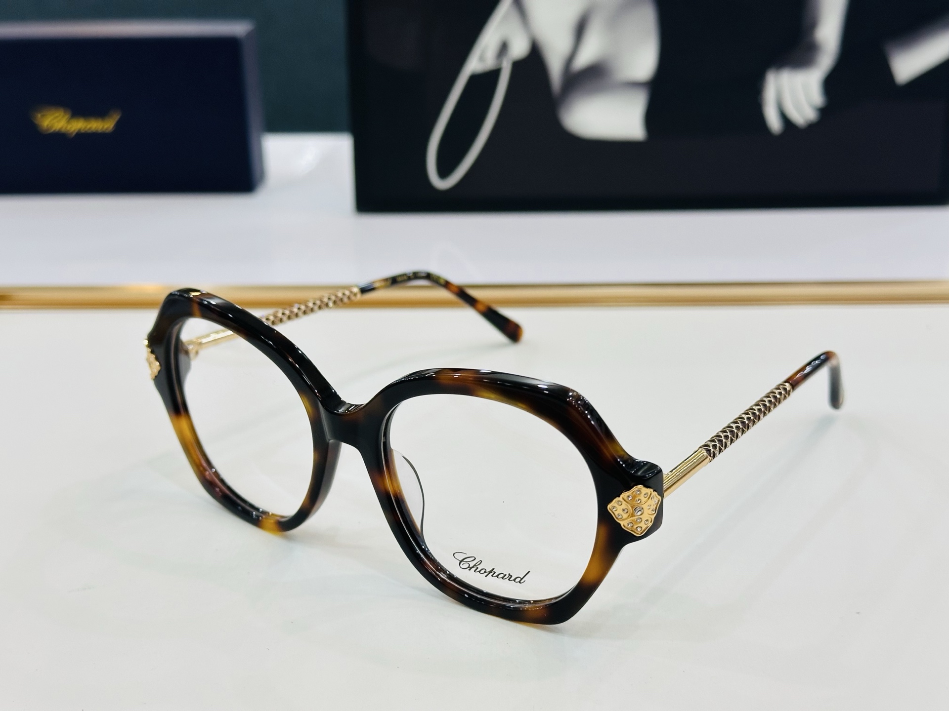 原版 ChoPard肖邦 MODEL SCHG968   Size：54口19-145 以现代时尚的设计
