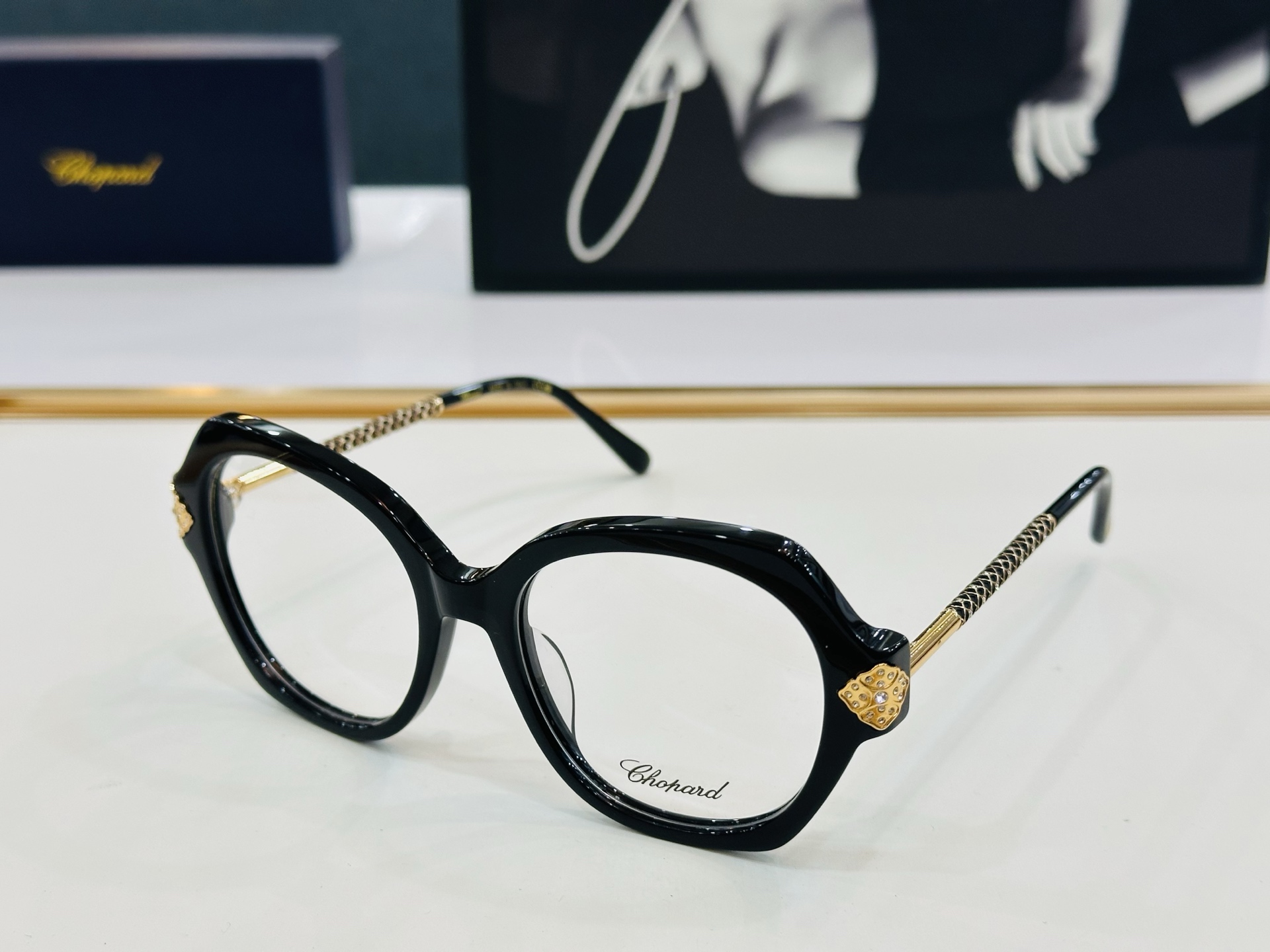 原版 ChoPard肖邦 MODEL SCHG968   Size：54口19-145 以现代时尚的设计