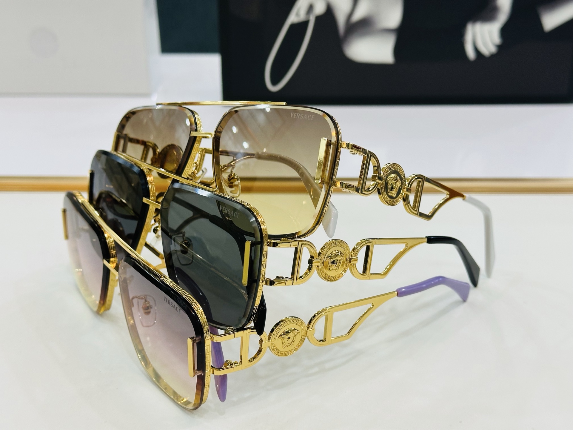🎉🎉范思家 VERSACE✨MOD：VE4707 Size：62口12-145   ✨C有范 