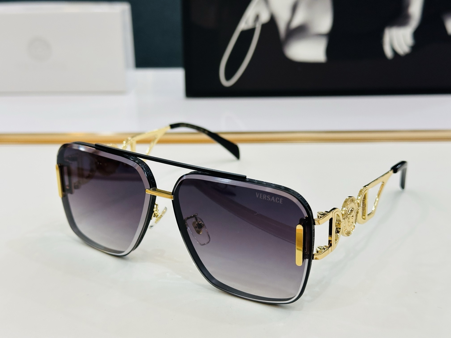 🎉🎉范思家 VERSACE✨MOD：VE4707 Size：62口12-145   ✨C有范 