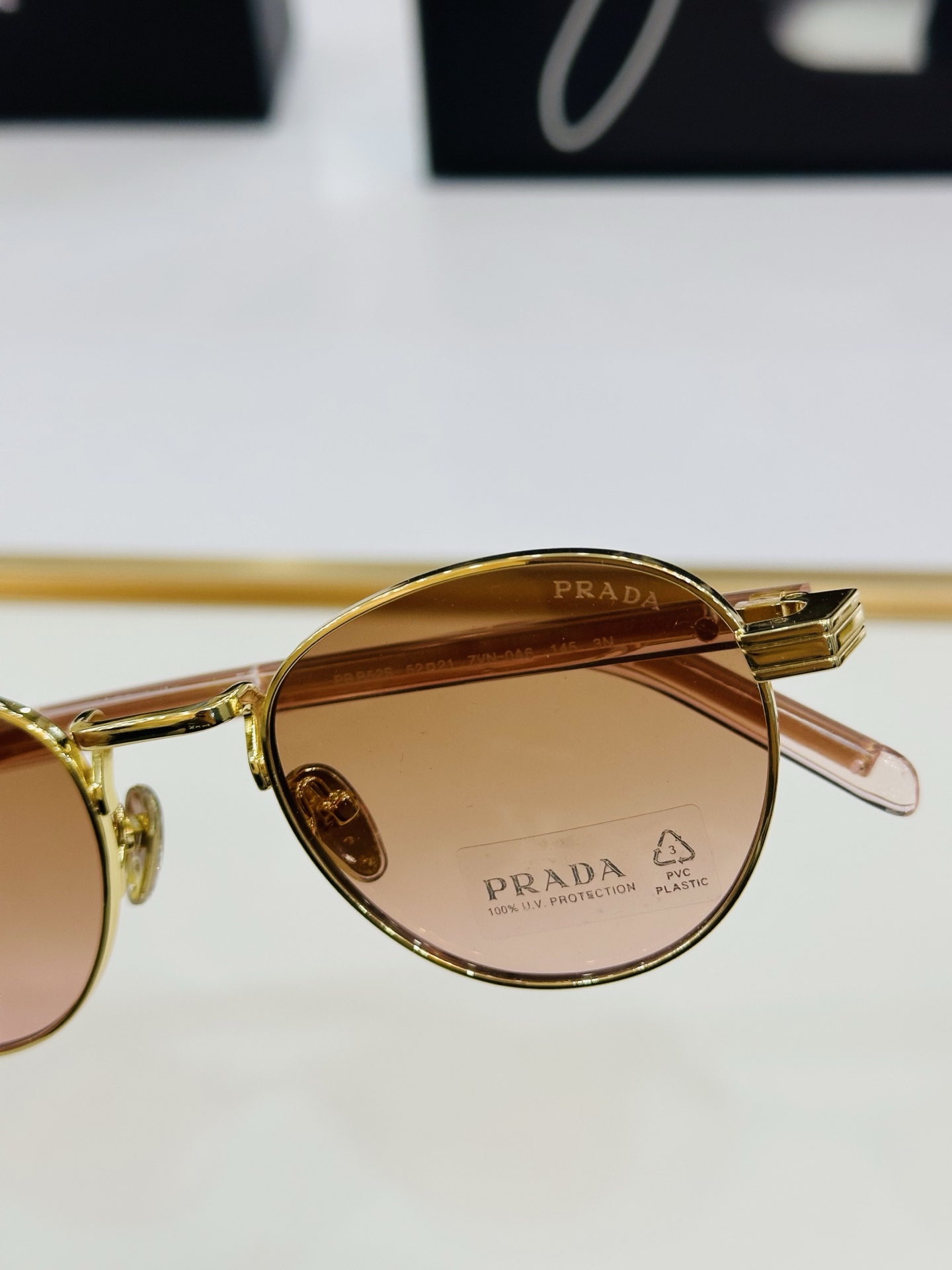 🔺PRAD*🔻普家 PRB52S Size：52口21-145     眼镜系列堪称精湛制作 彰显独特个
