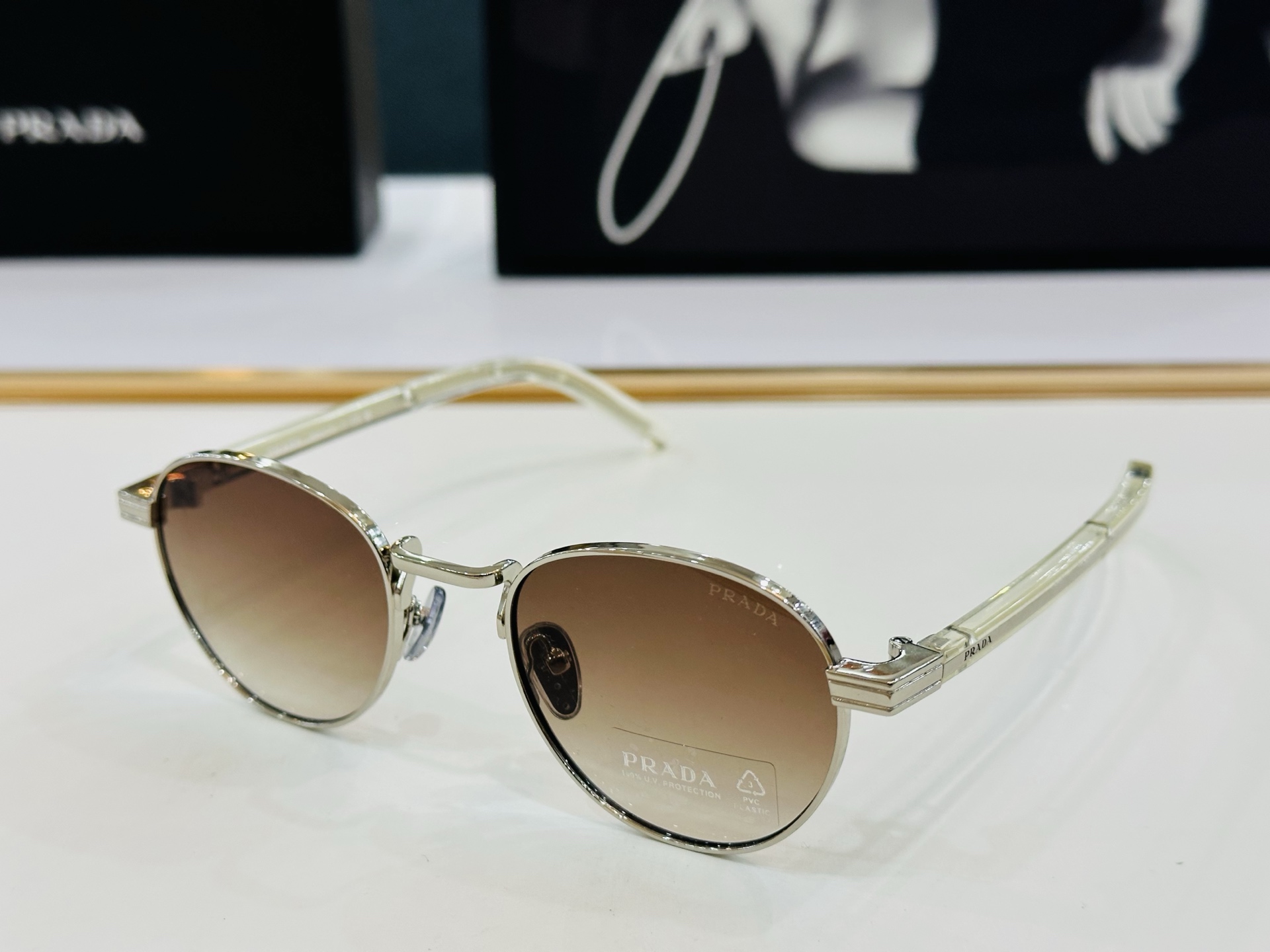 🔺PRAD*🔻普家 PRB52S Size：52口21-145     眼镜系列堪称精湛制作 彰显独特个