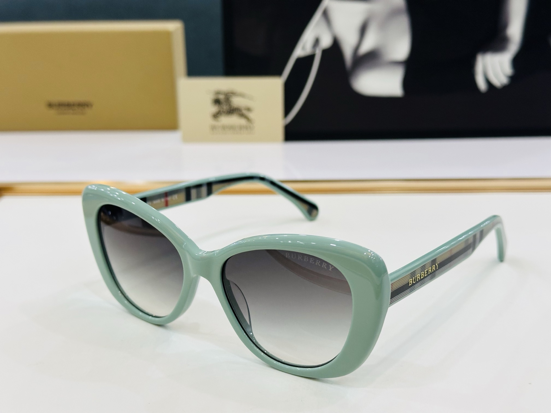 新款 BURBERR*🔻巴家 BE2473 百搭镜架Size：54口18-145 高品质 到货 🌲🌲🌲Z
