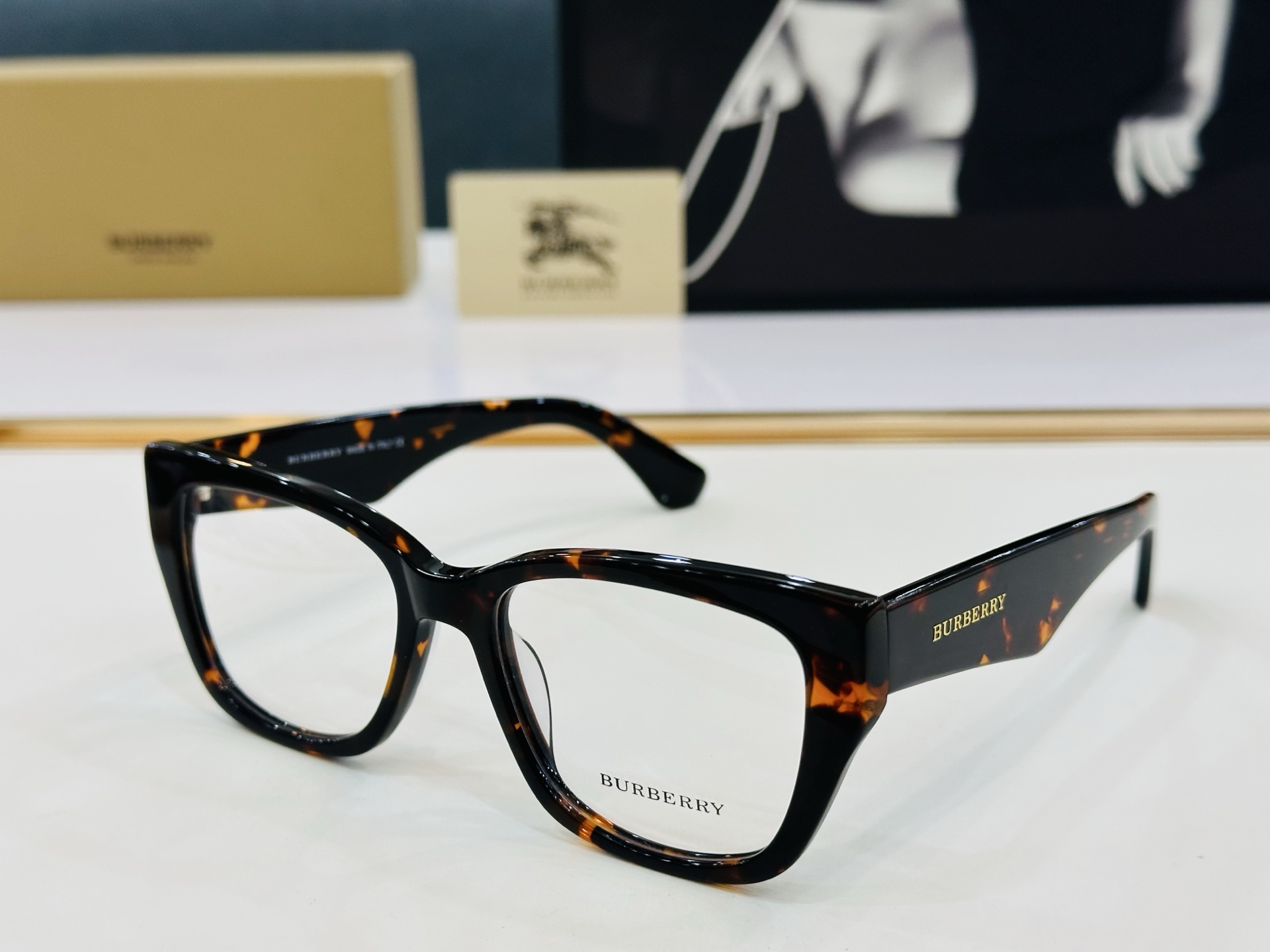 新款 BURBERR*🔻巴家 BE2412   百搭镜架Size：53口18-145 高品质 到货 🌲🌲