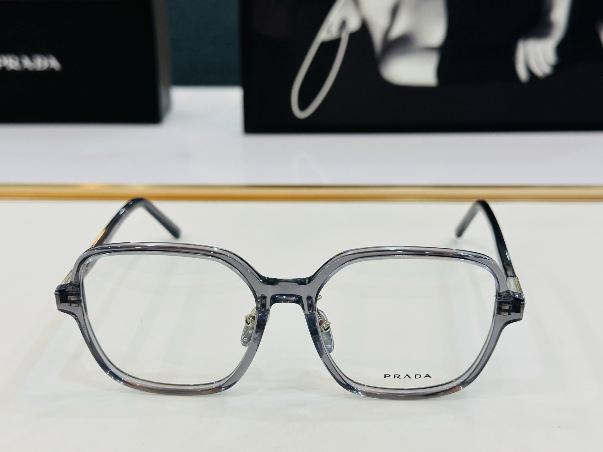 🔺PRAD*🔻普家 VPR13Z   Size：56口18-140 眼镜系列堪称精湛制作 彰显独特个性 