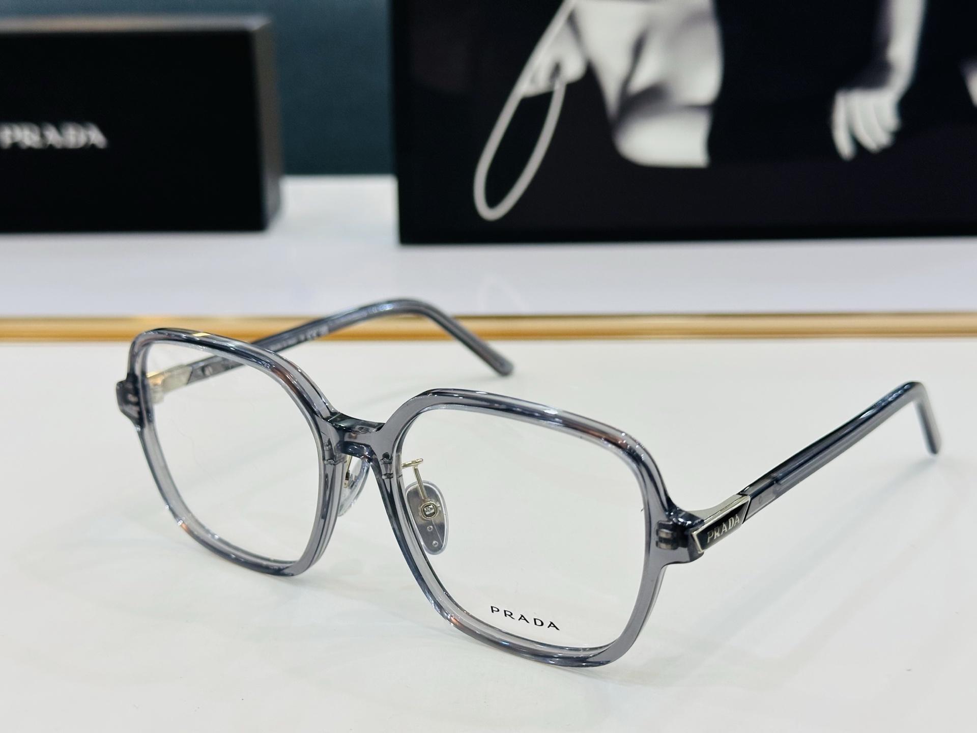 🔺PRAD*🔻普家 VPR13Z   Size：56口18-140 眼镜系列堪称精湛制作 彰显独特个性 