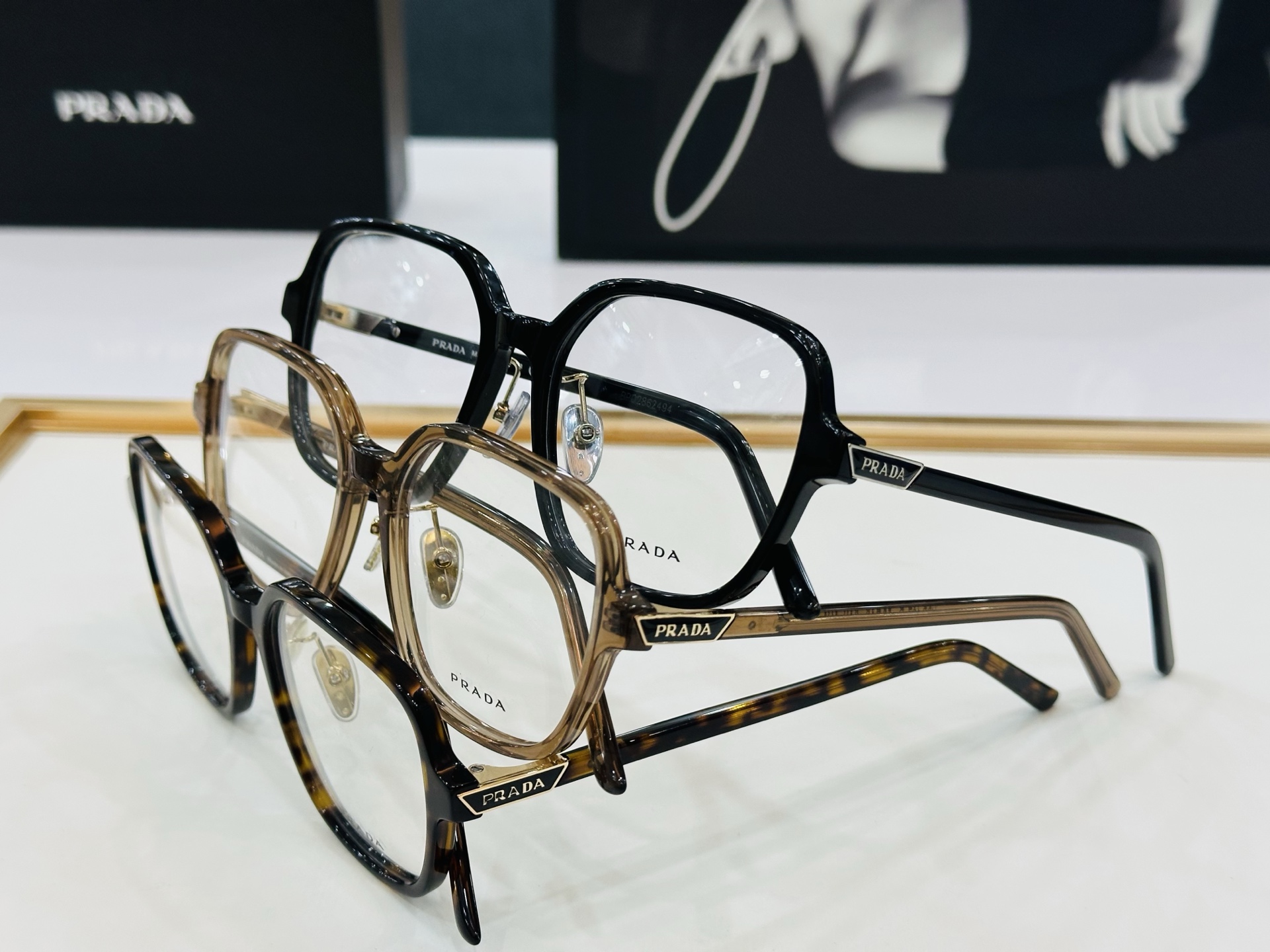 🔺PRAD*🔻普家 VPR13Z   Size：56口18-140 眼镜系列堪称精湛制作 彰显独特个性 