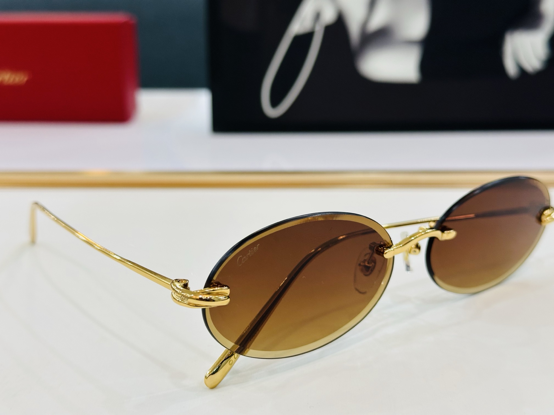 Cartie* 卡家 CT0565S 太阳镜 Size：60口16-140 工艺精湛气质十足！X男女同款